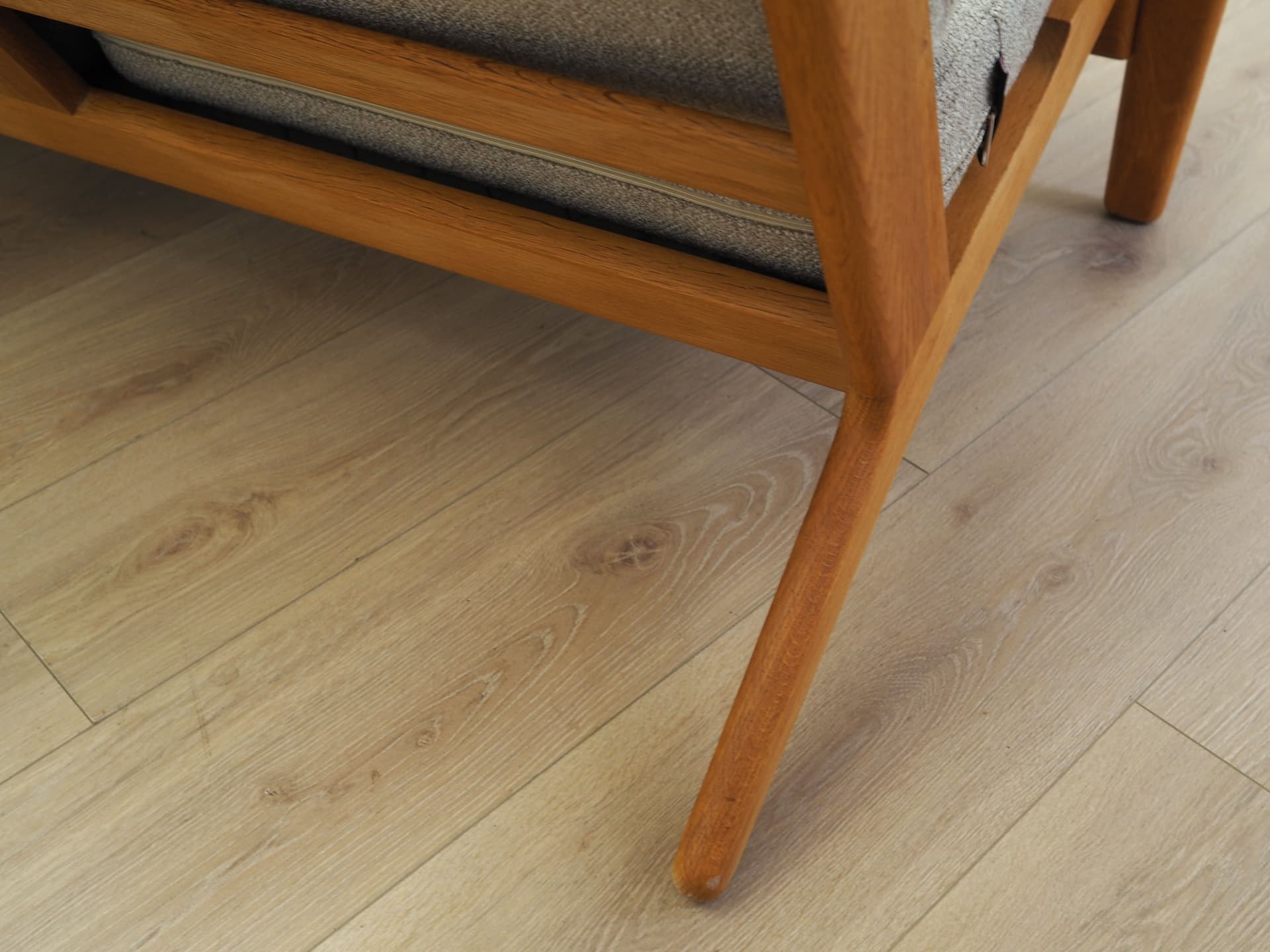 Sofa GE-290, boucle beżowy, dąb, proj. H.J. Wegner, Getama, Dania, lata 60. - 66311