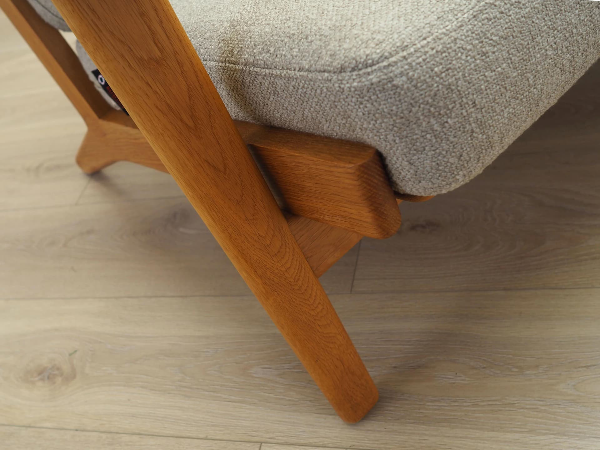 Sofa GE-290, boucle beżowy, dąb, proj. H.J. Wegner, Getama, Dania, lata 60. - 25264