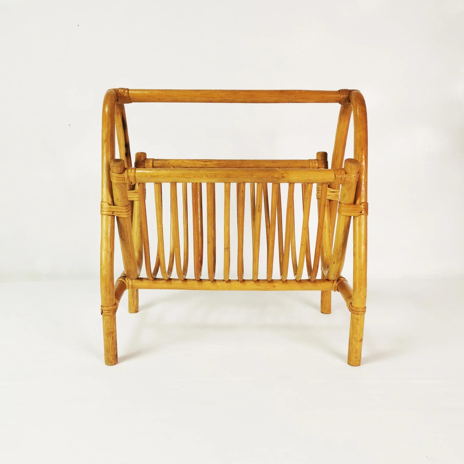Gazetnik Mid Century, bambus brązowy, Niemcy, lata 60. - 340024