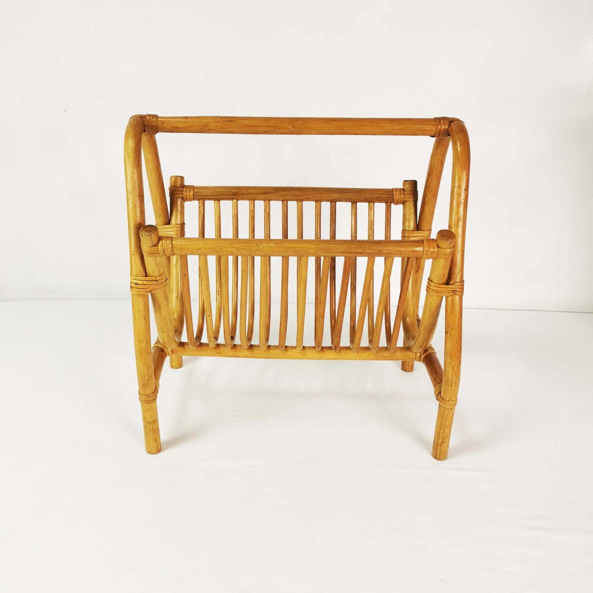 Gazetnik Mid Century, bambus brązowy, Niemcy, lata 60. - 340022