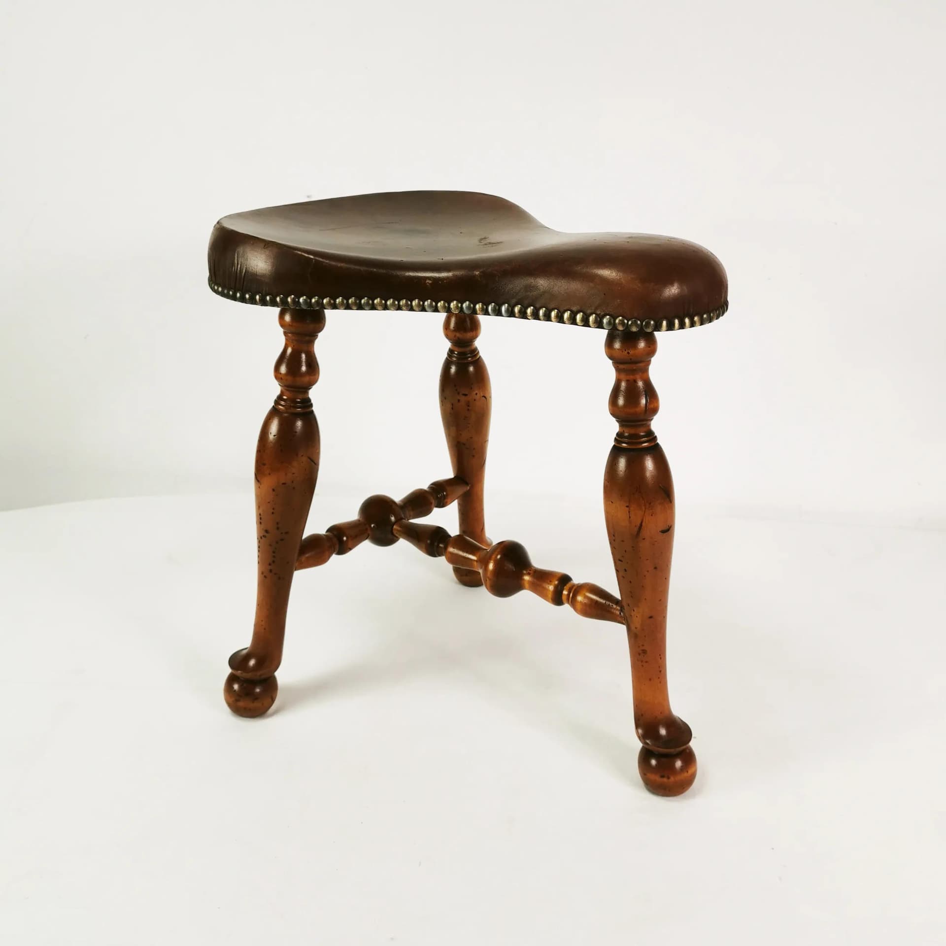 Taboret wiktoriański, brązowy, drewno, skóra naturalna, Hiszpania, XIX w. - 337534