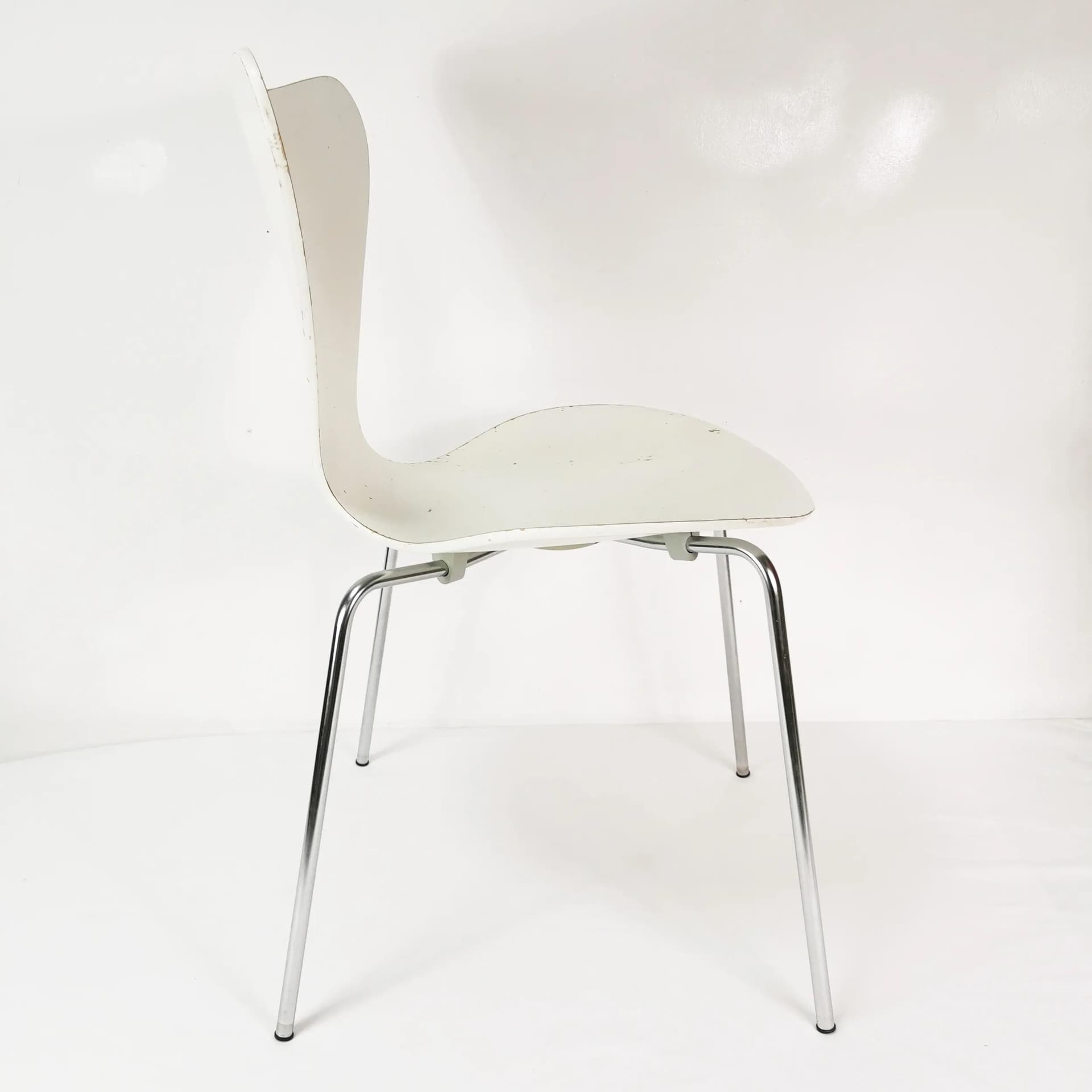 Krzesło 3107 Motyl, sklejka biała, metal chrom, proj. A. Jacobsen, Fritz Hansen, Dania, lata 60. - 337299