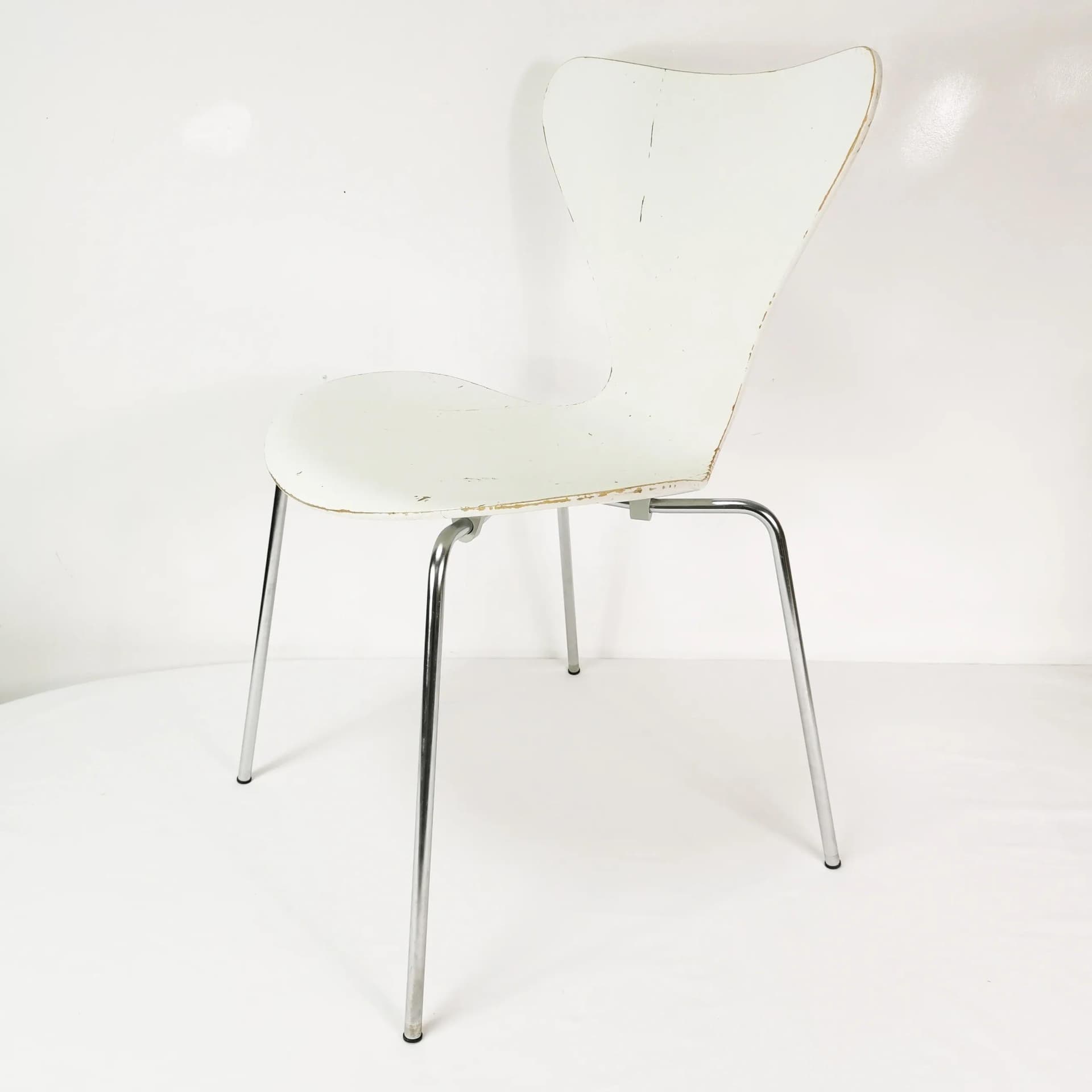 Krzesło 3107 Motyl, sklejka biała, metal chrom, proj. A. Jacobsen, Fritz Hansen, Dania, lata 60. - 337297