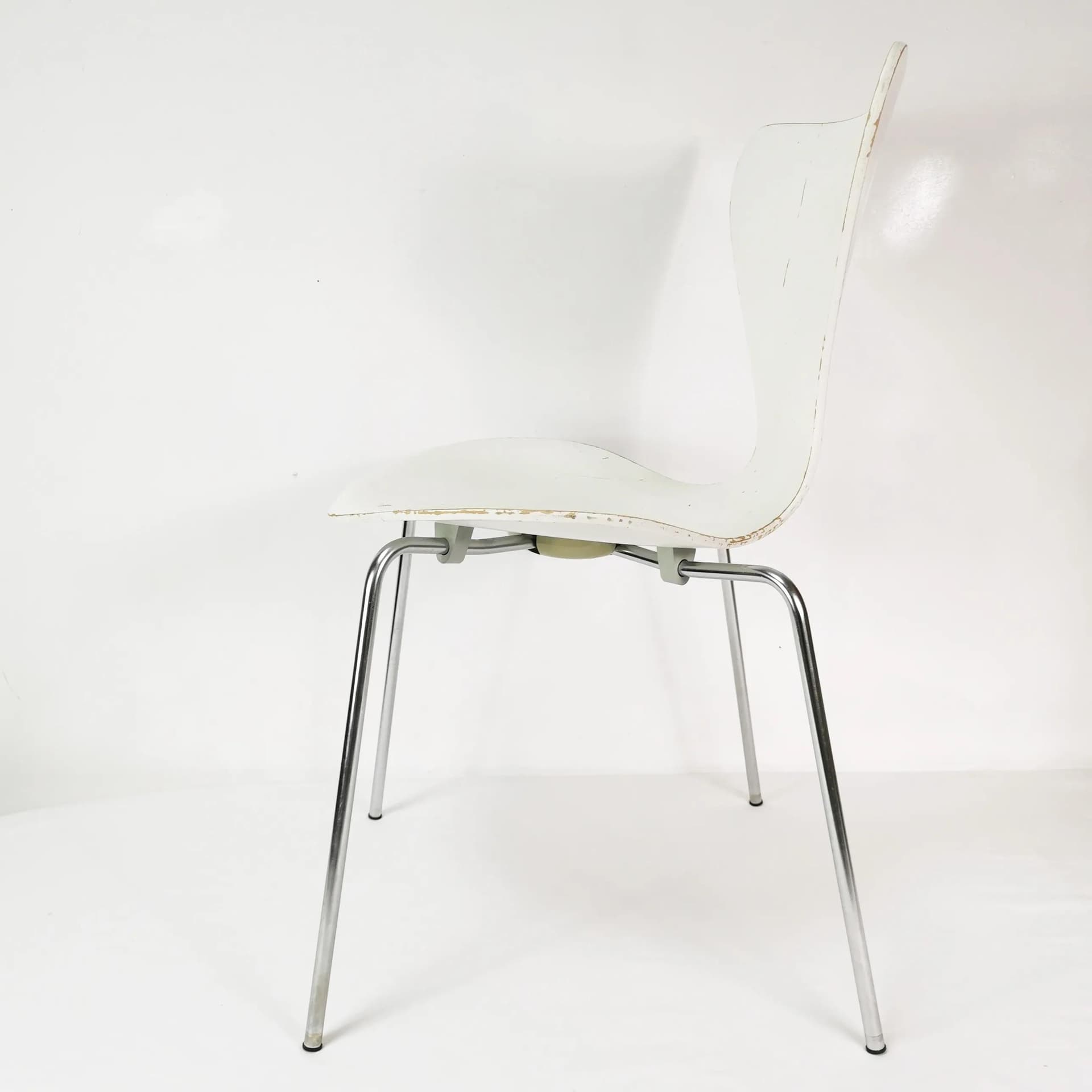 Krzesło 3107 Motyl, sklejka biała, metal chrom, proj. A. Jacobsen, Fritz Hansen, Dania, lata 60. - 337300