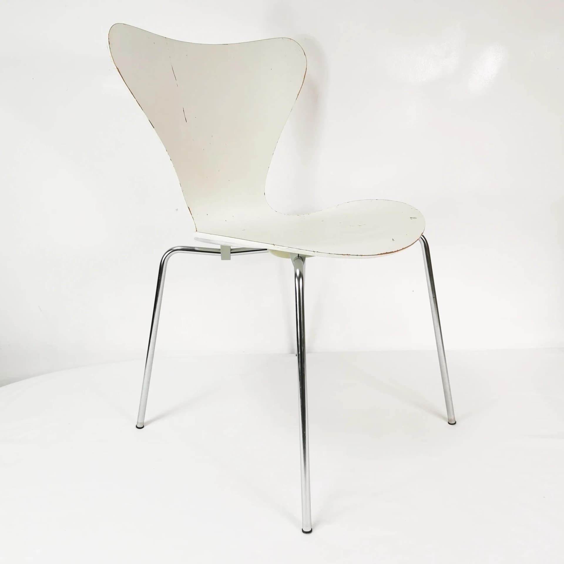 Krzesło 3107 Motyl, sklejka biała, metal chrom, proj. A. Jacobsen, Fritz Hansen, Dania, lata 60. - 337296