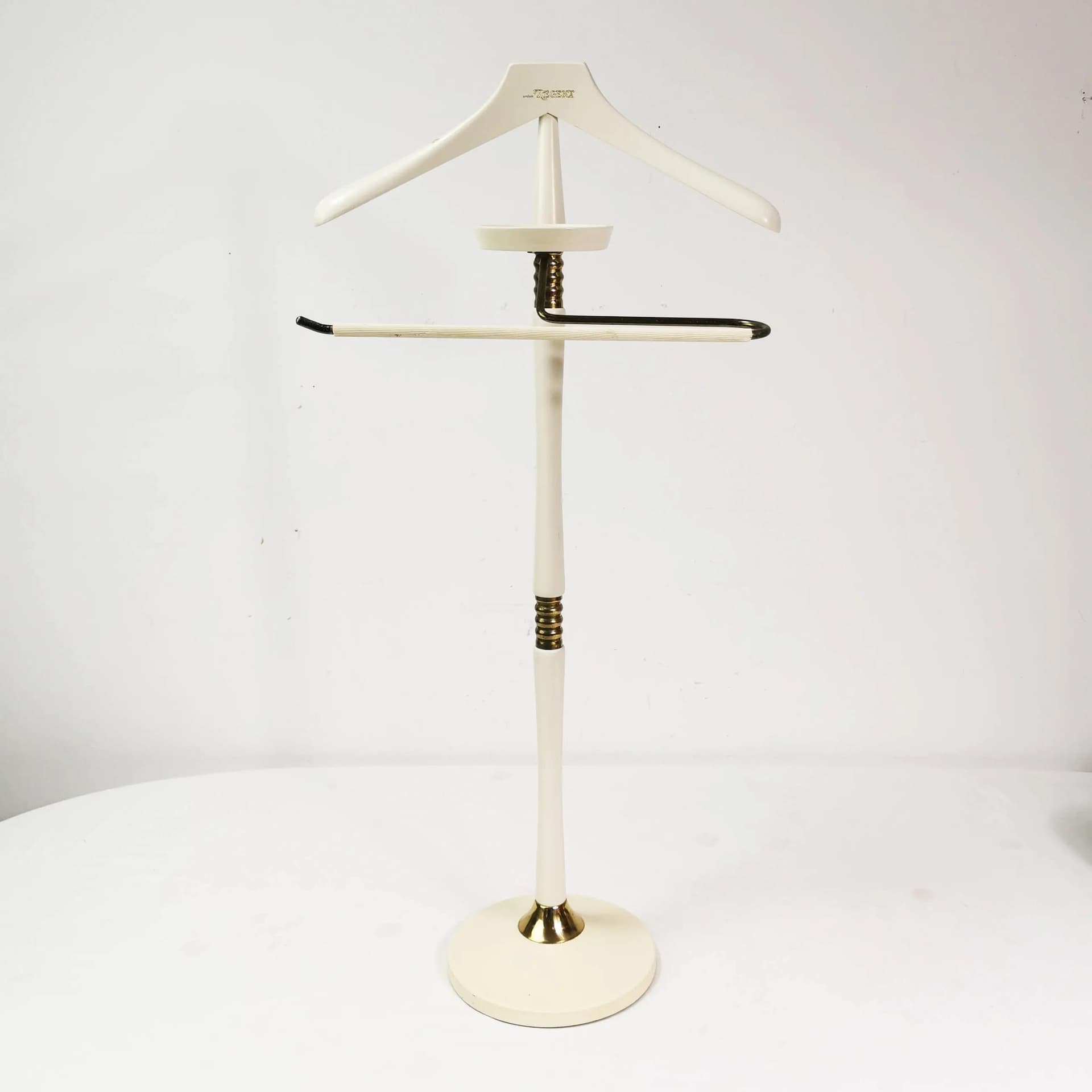 Valet stand, beige, beech, brass, Germany, 1960s. - 337285