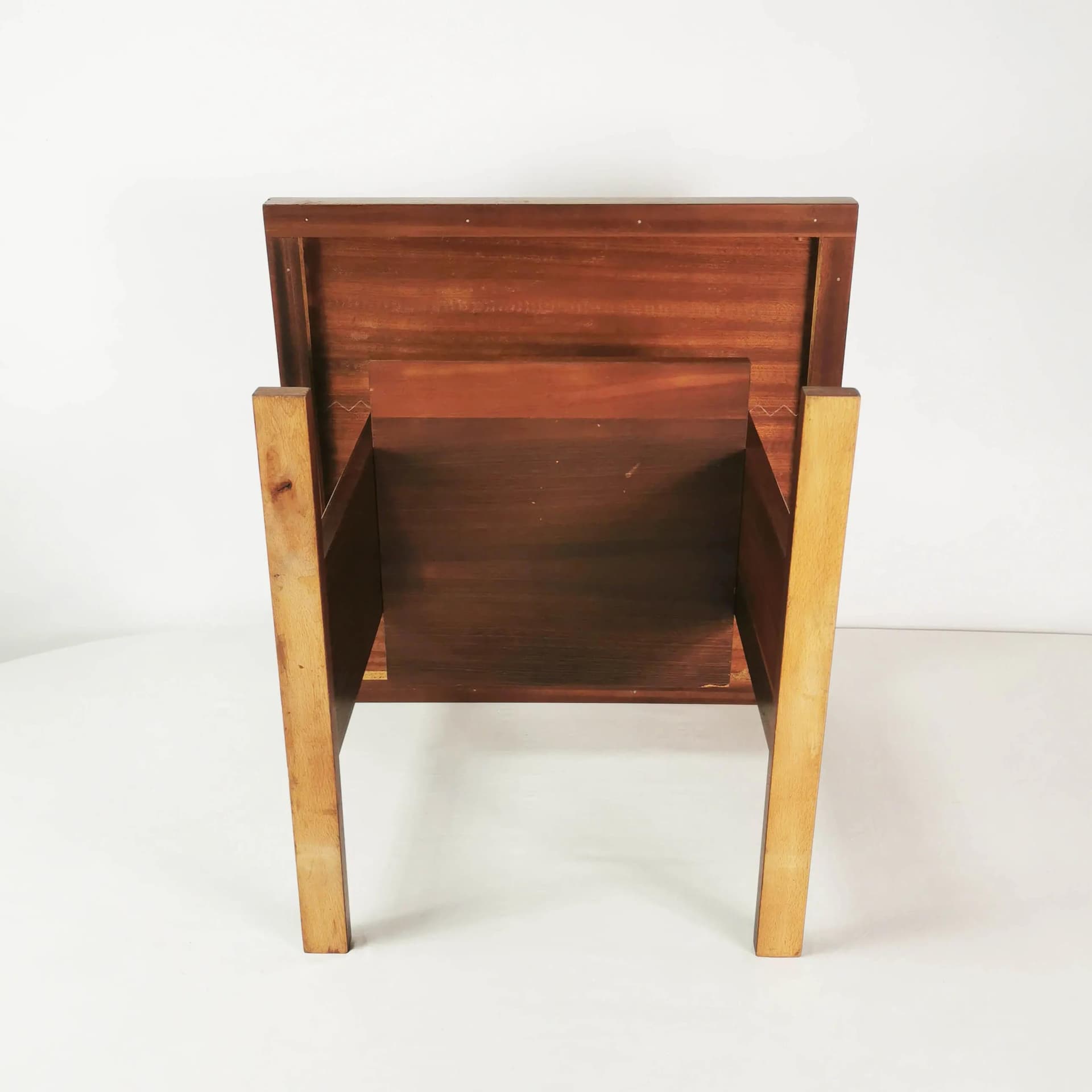 Coffee Table Modernist, brown walnut, Czechoslovakia, 1970s. - 339884