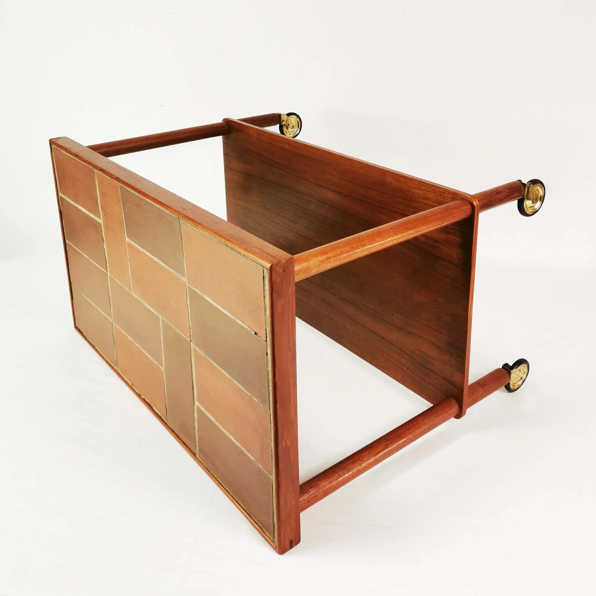 Stolik boczny Mid-Century, teak brązowy, ceramika beżowa, Dania, lata 60. - 339806