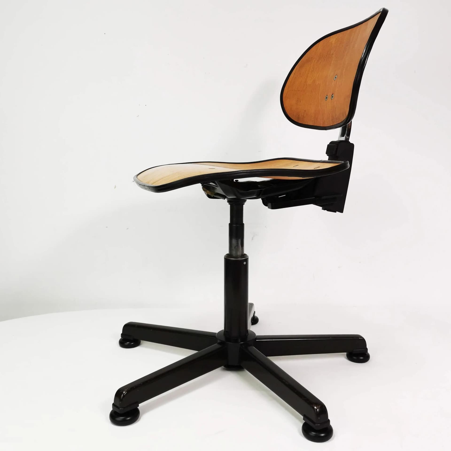 Workshop and Office Chair, brown beech, black metal, Sedus, Germany, 1970s. - 338504