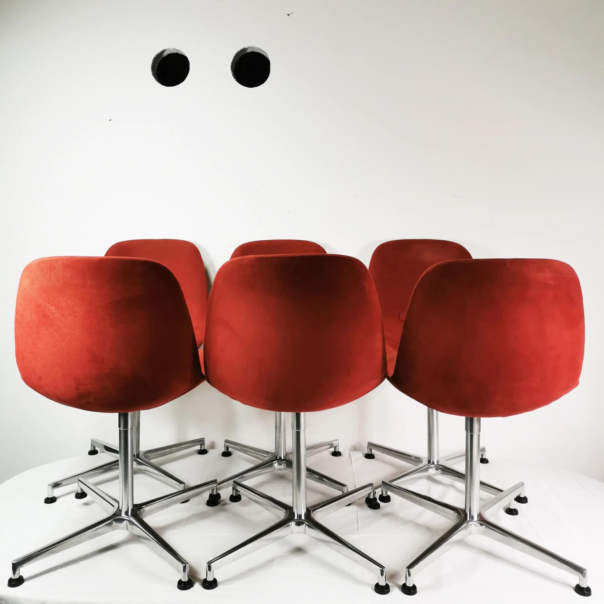 Zestaw sześciu krzeseł Eyes, alcantara ceglasty, aluminium polerowany, proj. J. Foersom & P. Hiort-Lorenzen, Erik Jorgensen, Dania - 338488