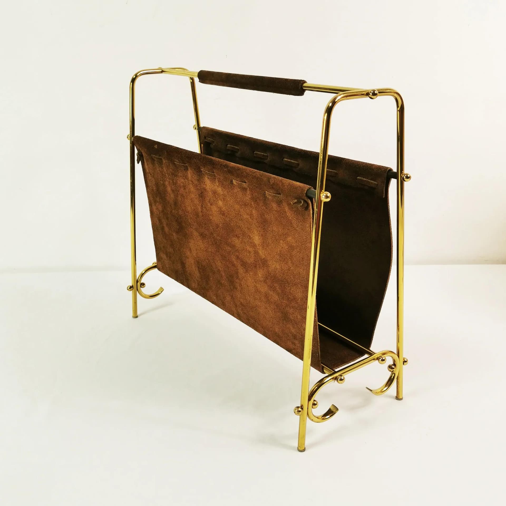 Gazetnik Mid Century, skóra brązowa, mosiądz złoty, Niemcy, lata 60. - 338471