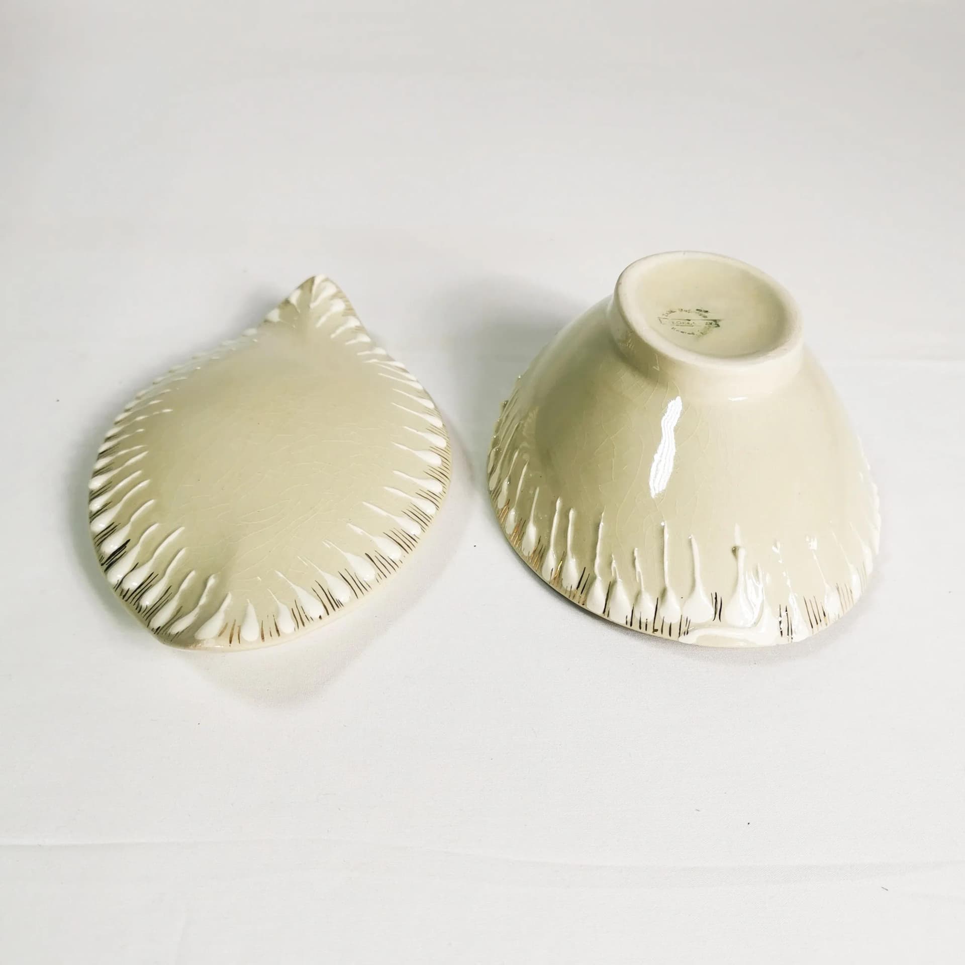 Bomboniera Art Deco, beżowy, fajans, Włocławek, Polska, lata 50. - 338127