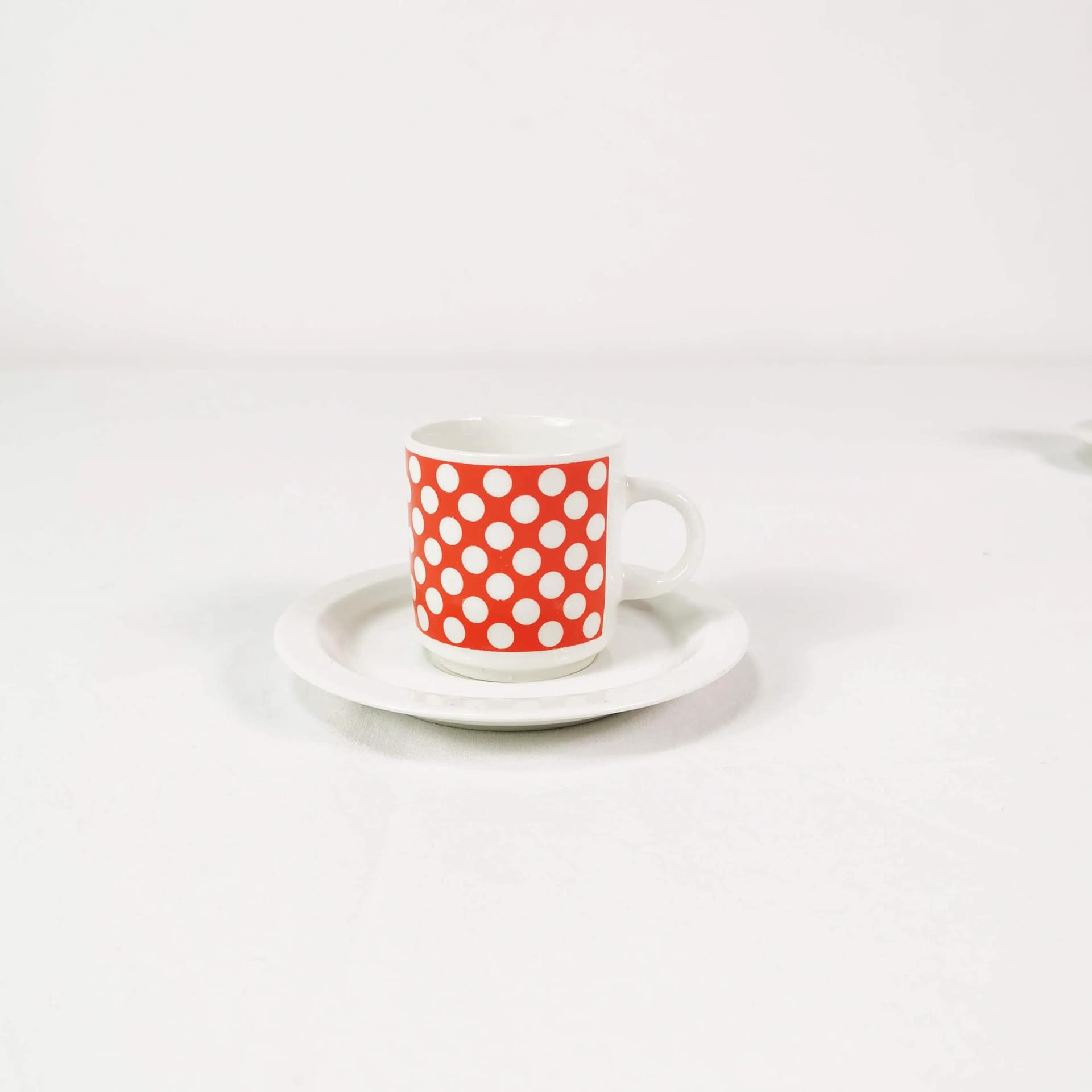 Zestaw sześciu filiżanek do espresso, porcelana biała czerwony, Fontebasso Treviso, Włochy, lata 70. - 337951