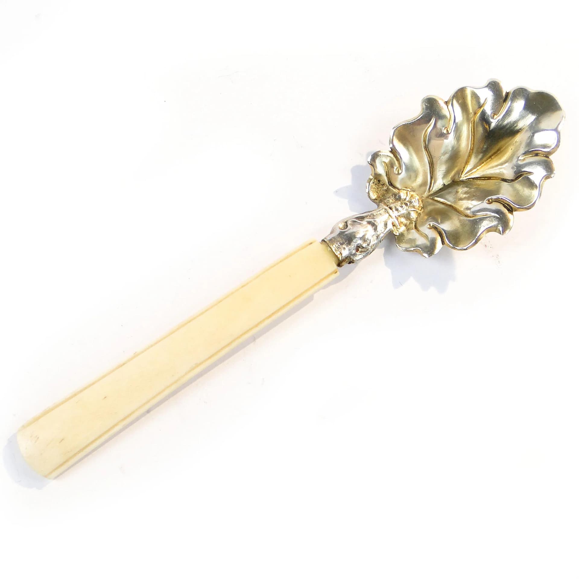 Biedermeier spoon, gilt silver, bone, Austria, 19th c. - 25191