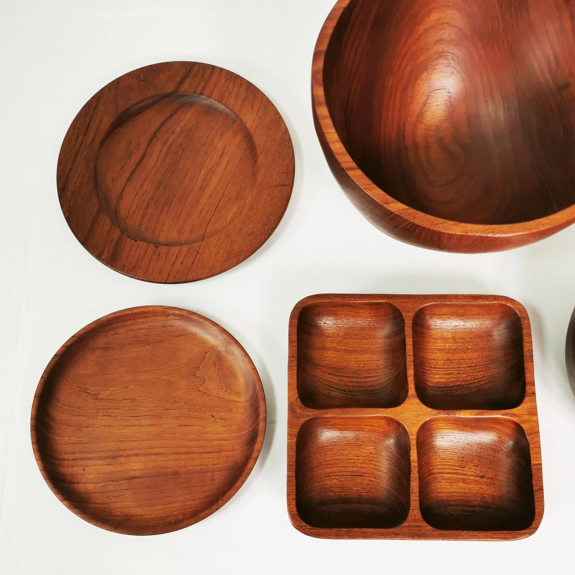 Set of five Mid Century tableware pieces, brown teak, Denmark, 1960s. - 339456
