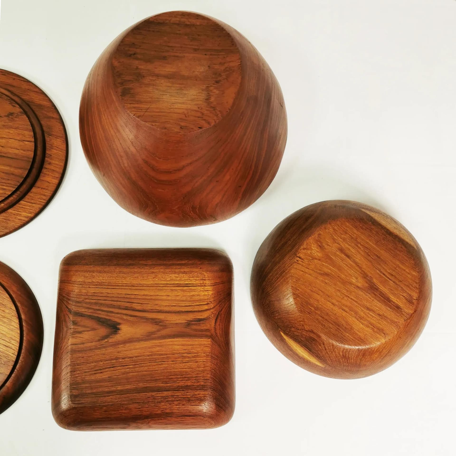 Set of five Mid Century tableware pieces, brown teak, Denmark, 1960s. - 339465