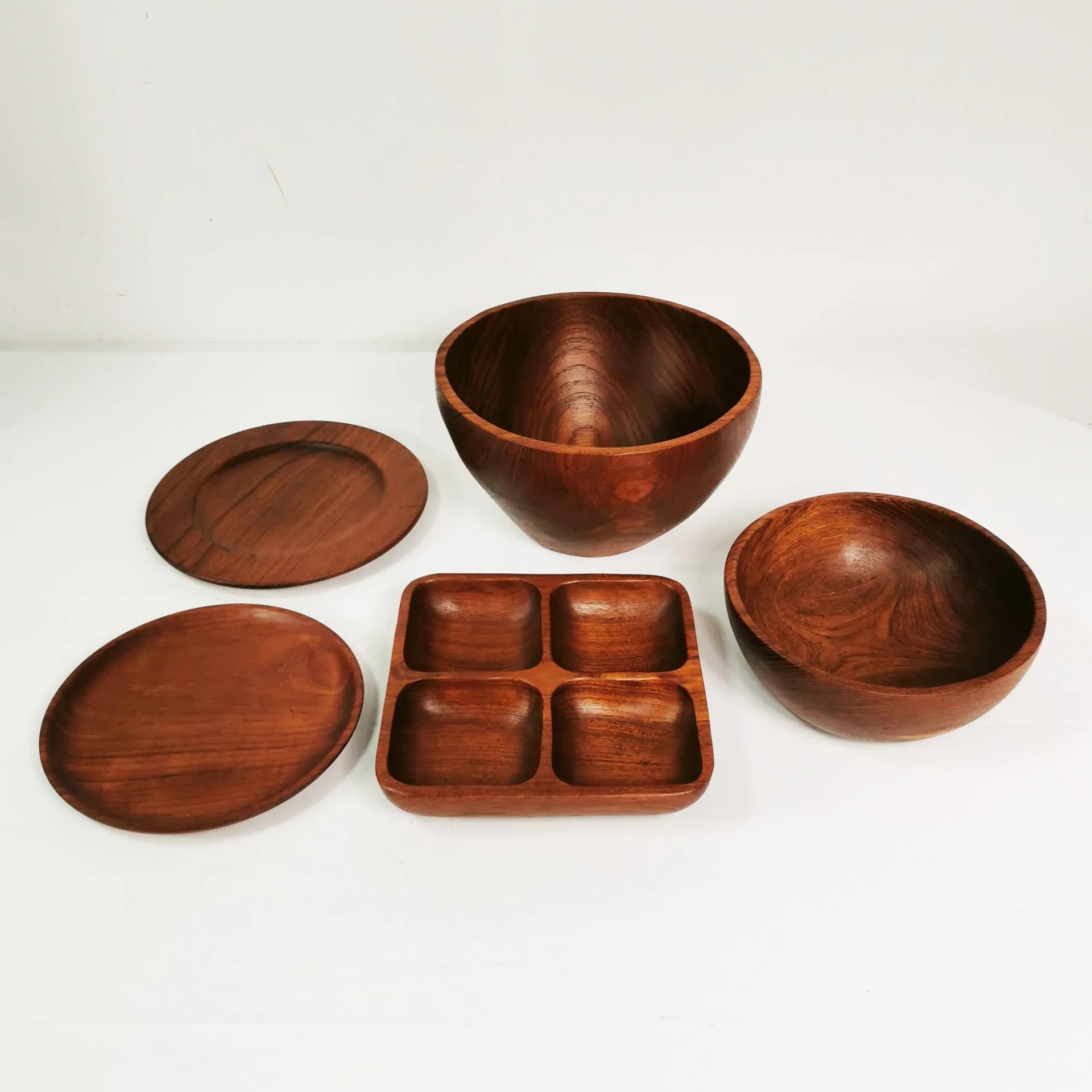 Set of five Mid Century tableware pieces, brown teak, Denmark, 1960s. - 339454
