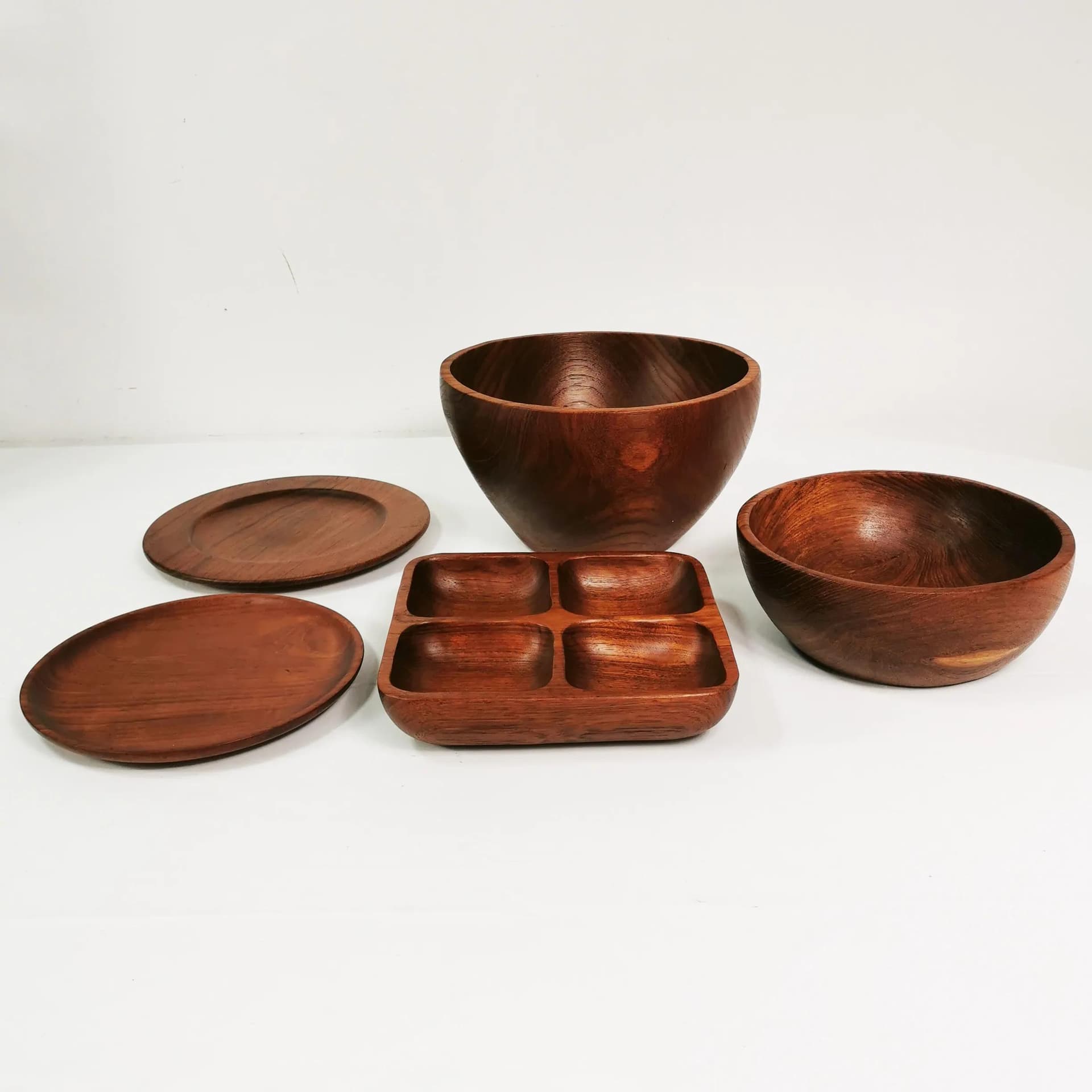 Set of five Mid Century tableware pieces, brown teak, Denmark, 1960s. - 339466