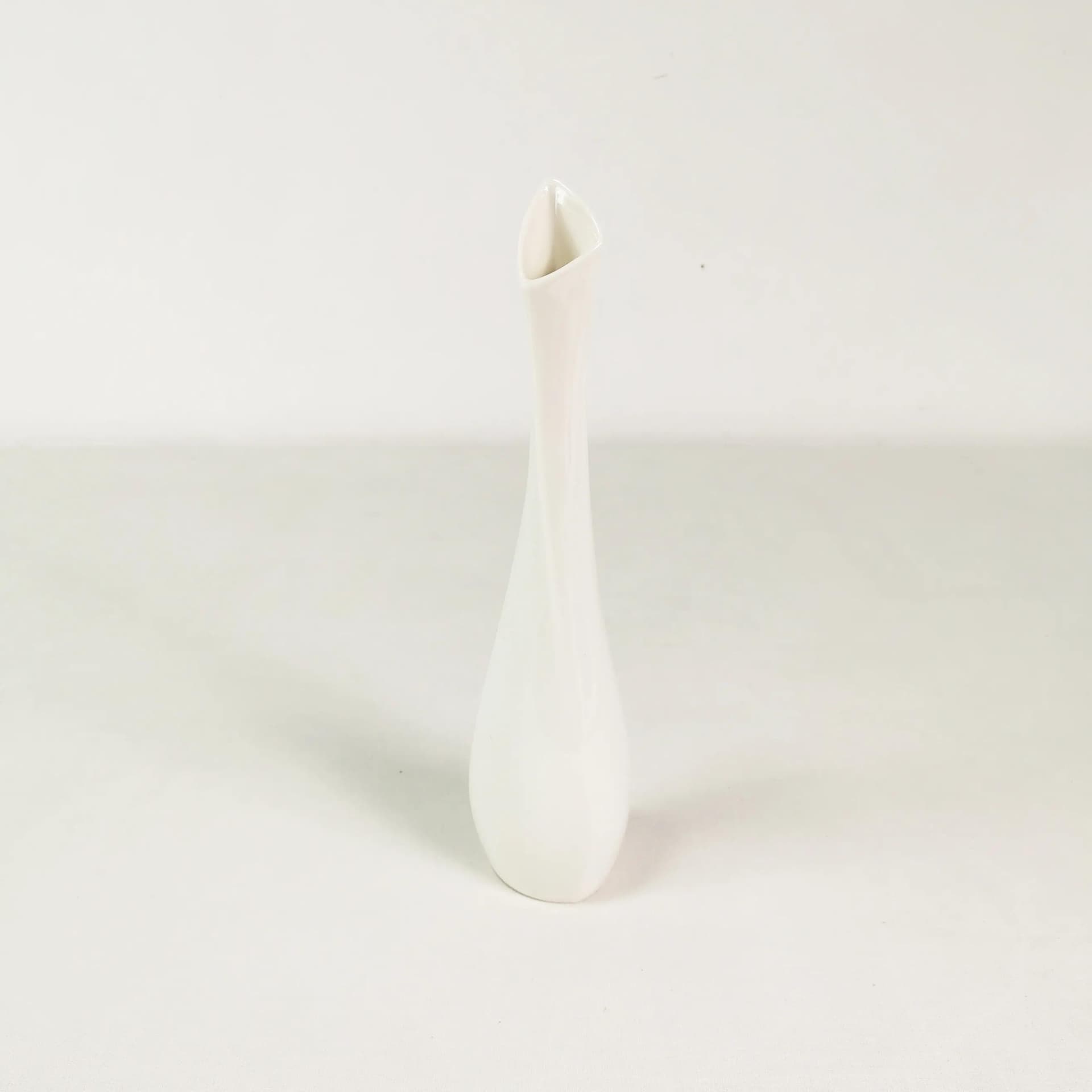 Wazon, Sgrafo Modern, biały, porcelana, proj. P. Muller, Niemcy, lata 60. - 339124