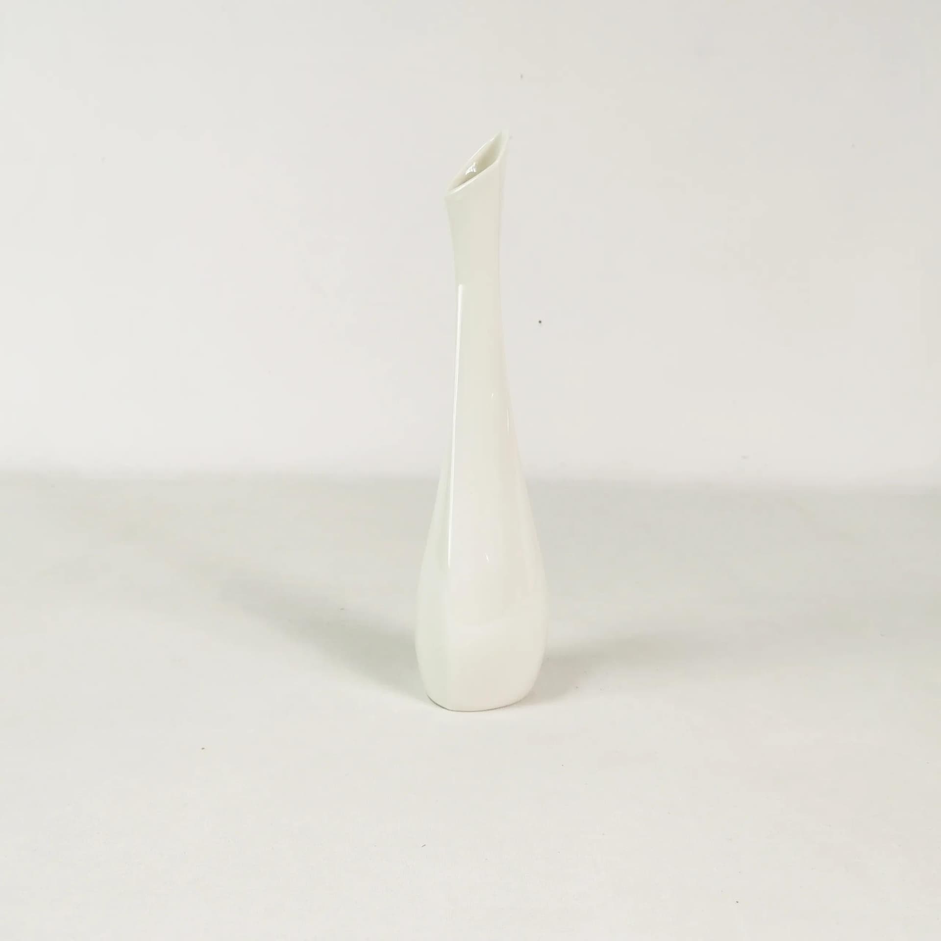 Wazon, Sgrafo Modern, biały, porcelana, proj. P. Muller, Niemcy, lata 60. - 339121