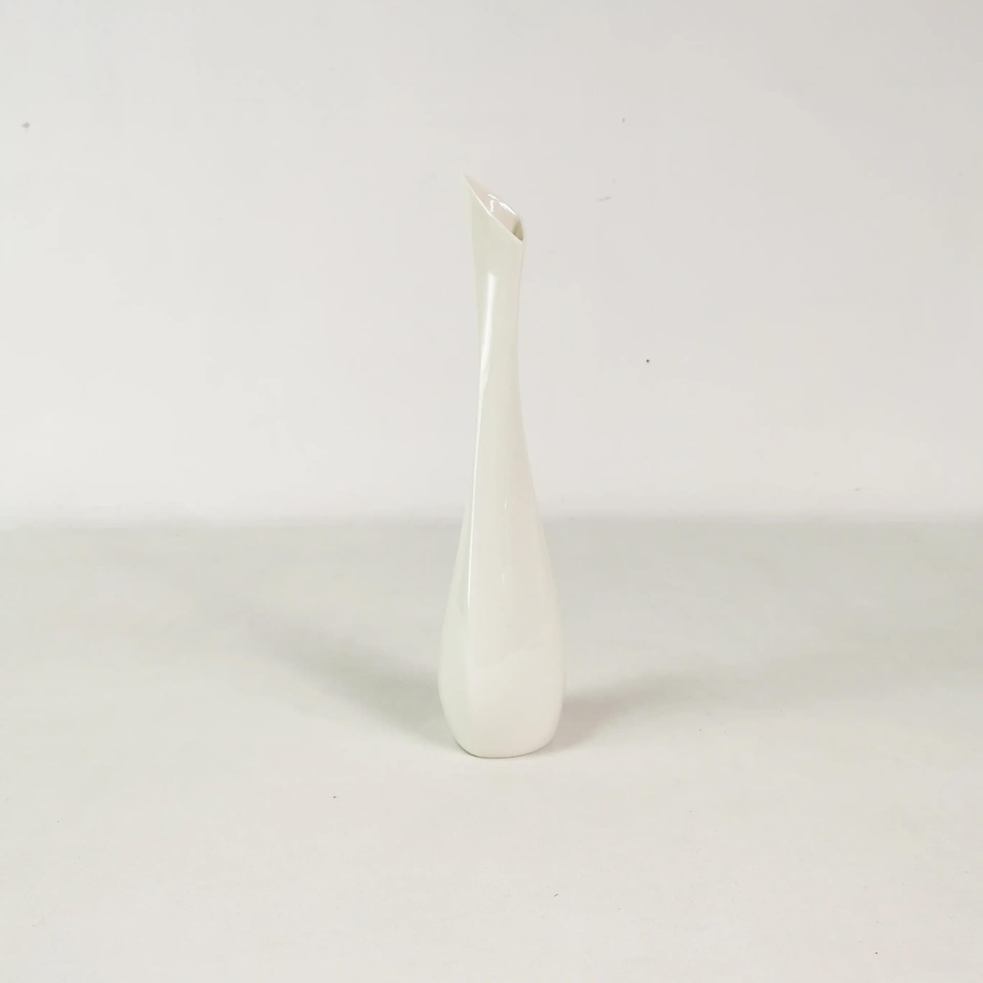 Wazon, Sgrafo Modern, biały, porcelana, proj. P. Muller, Niemcy, lata 60. - 339122