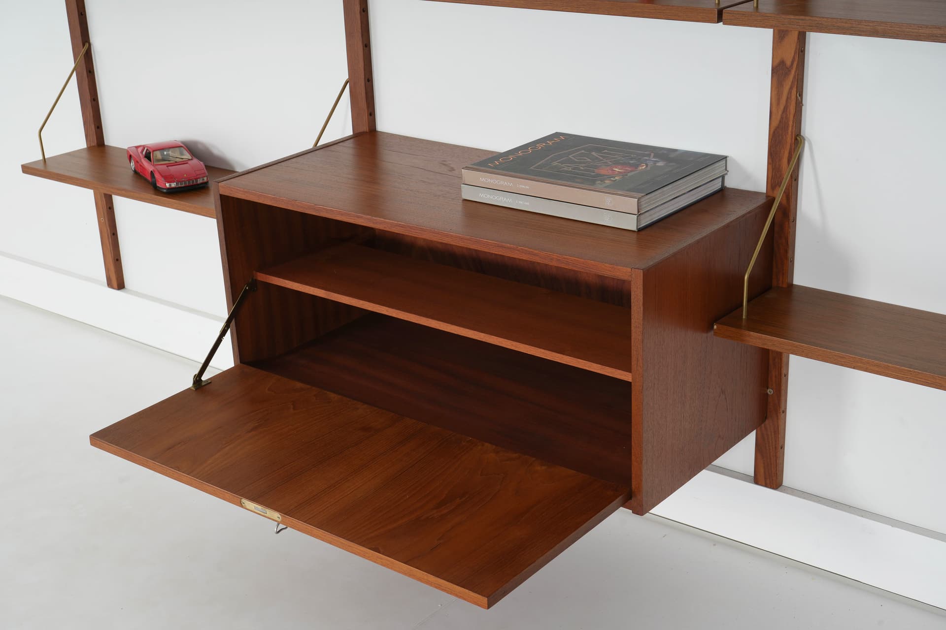 Regał systemowy, teak brązowy, metal srebrny, Dania, lata 70. - 340314