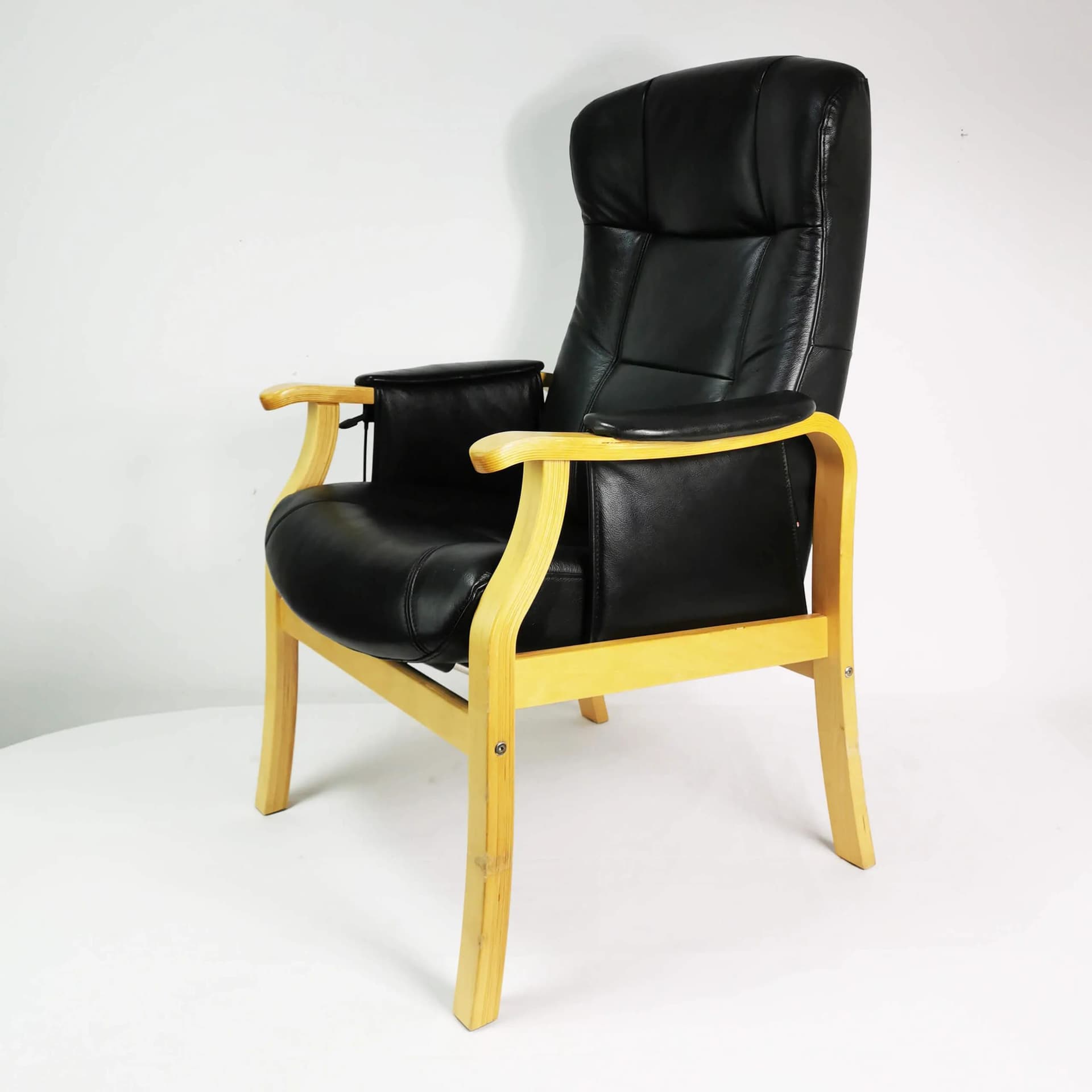 Armchair Nordic Easy Chair, black leather, brown beech, Denmark - 341025