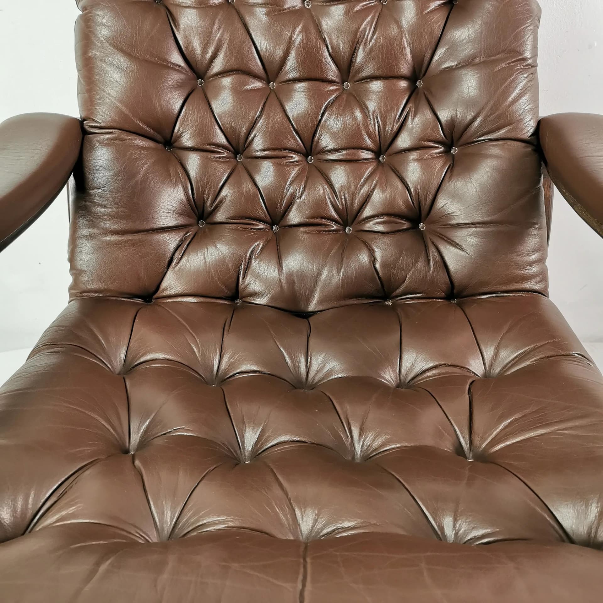 Armchair Mid Century, brown leather, beech, Denmark, 1970s. - 340949