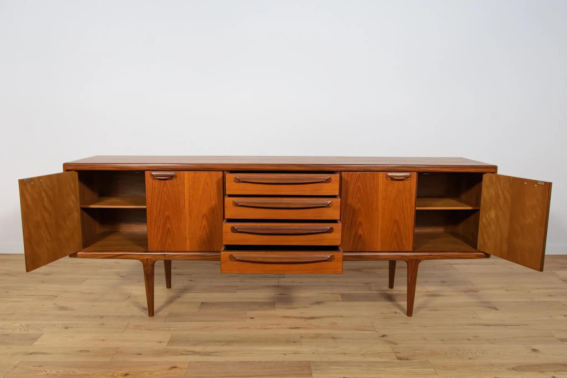 Komoda Sequence, teak brązowy, proj. J. Herbert, A. Younger Ltd., Wielka Brytania, lata 60. - 340366