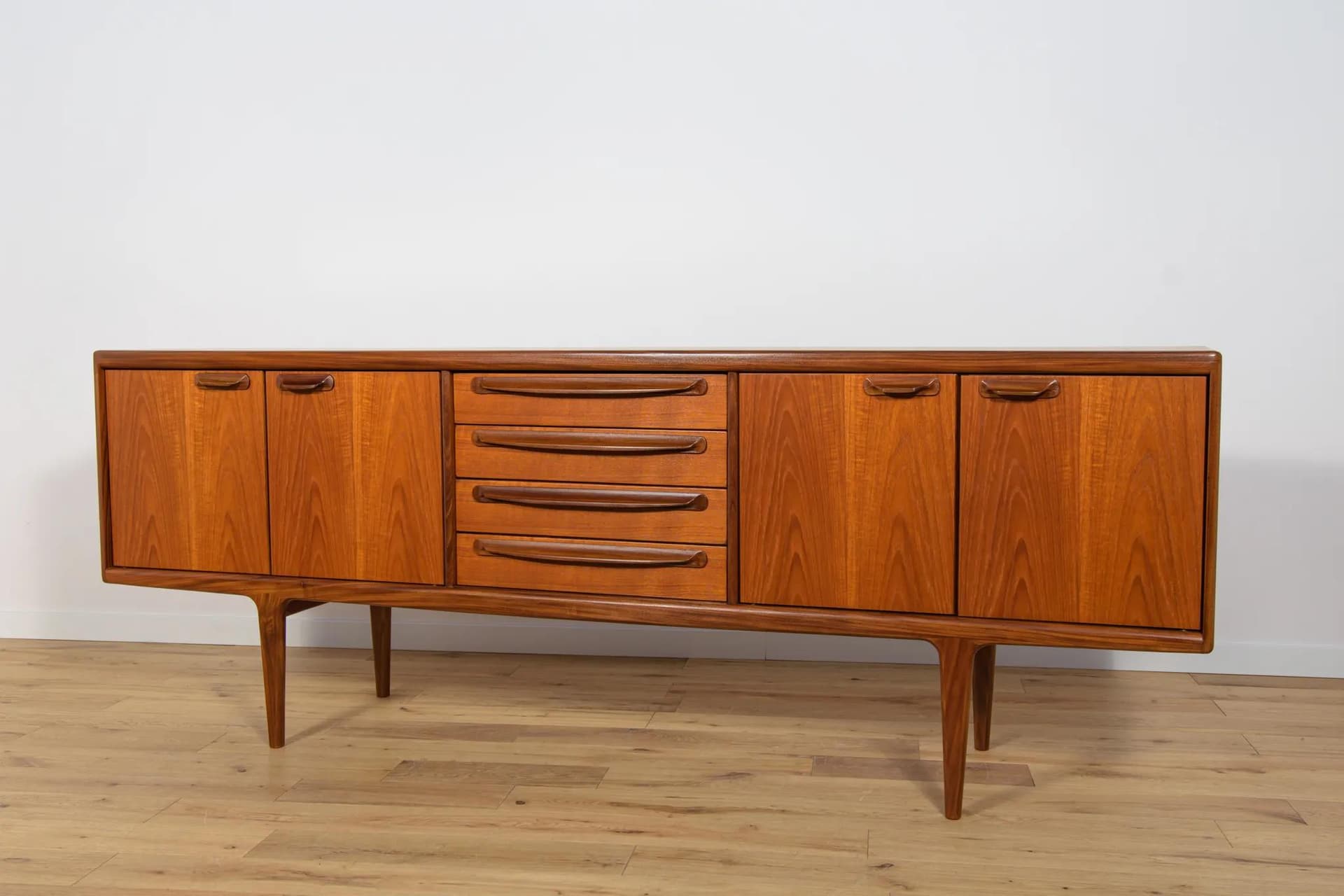 Komoda Sequence, teak brązowy, proj. J. Herbert, A. Younger Ltd., Wielka Brytania, lata 60. - 340367