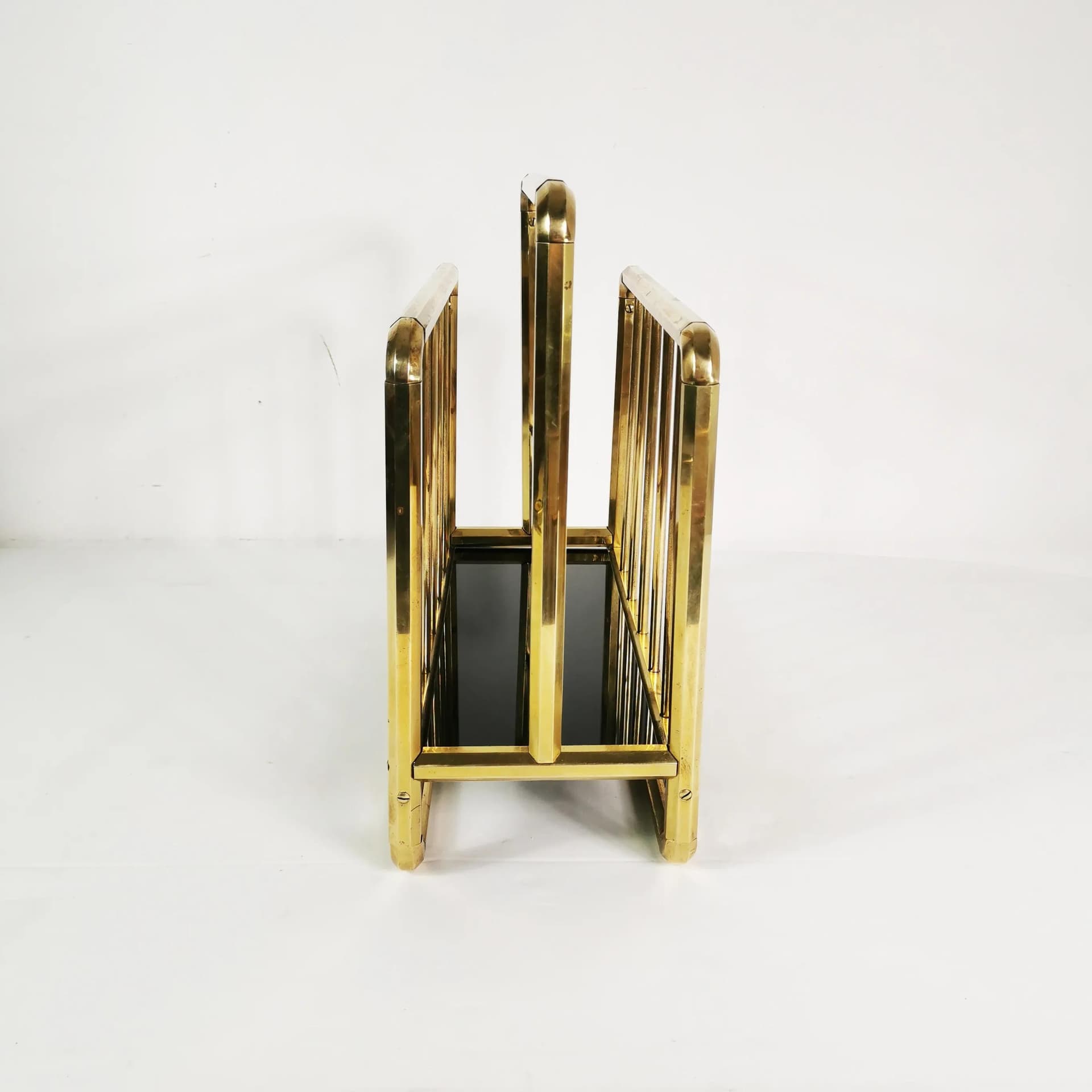 Gazetnik Art Deco, mosiądz złoty, szkło czarne, Niemcy, lata 50. - 340753