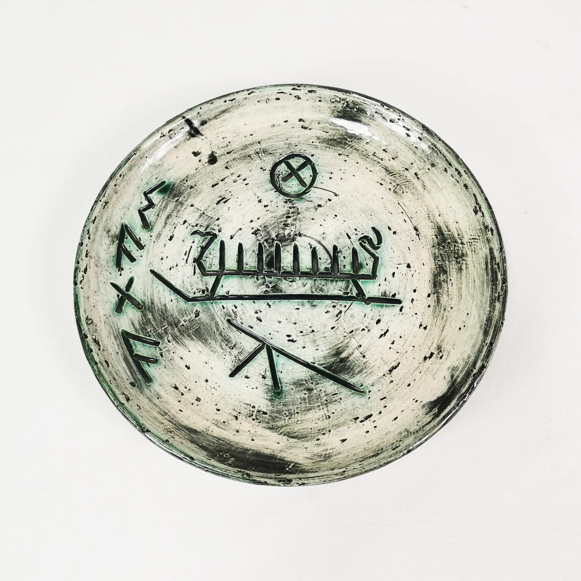 Wall plate, beige green stoneware, Norway, 1960s. - 340391