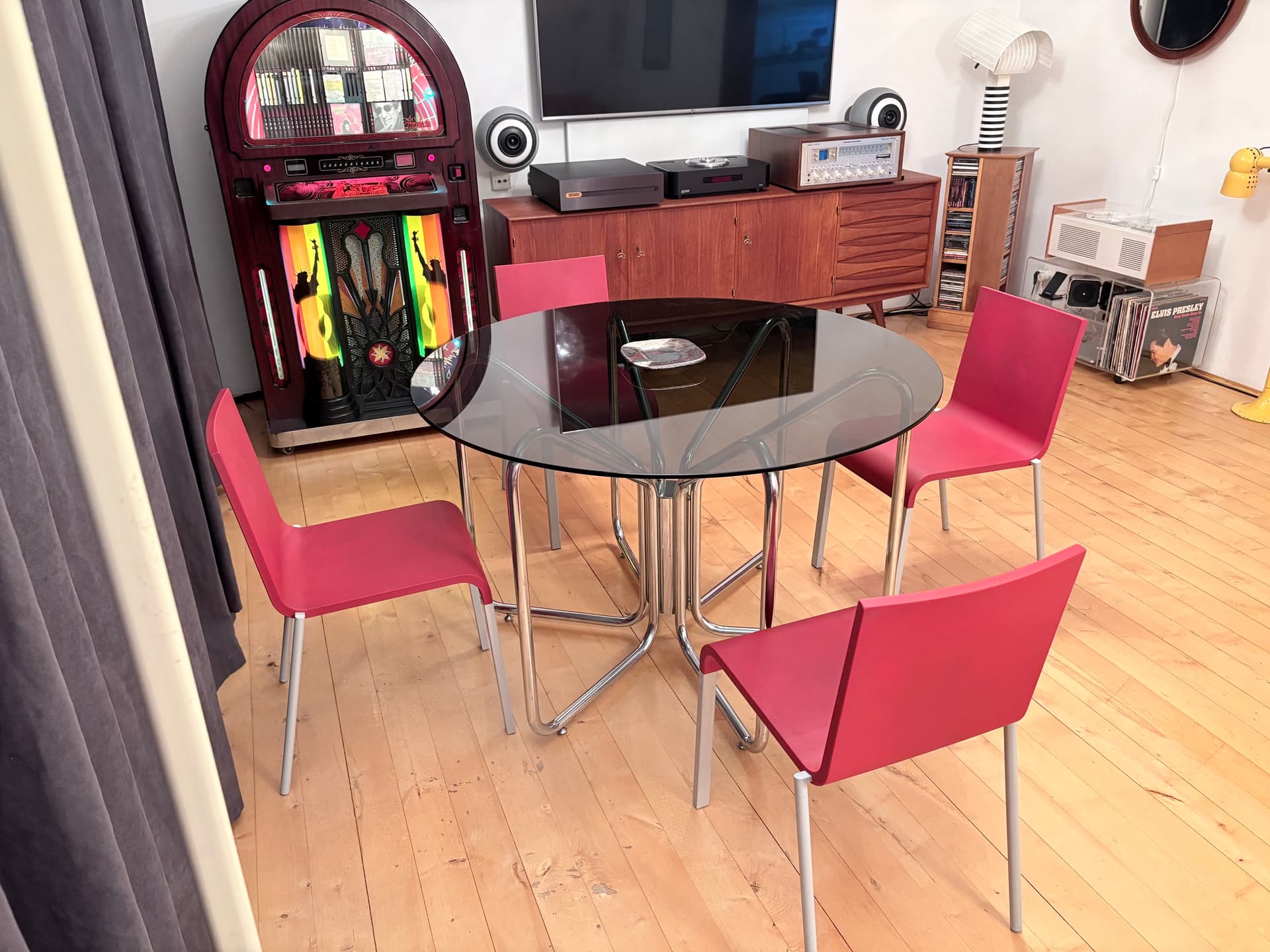 Set of four chairs .03, raspberry red plastic, silver aluminium, by M. van Severen, Vitra, Switzerland - 341309