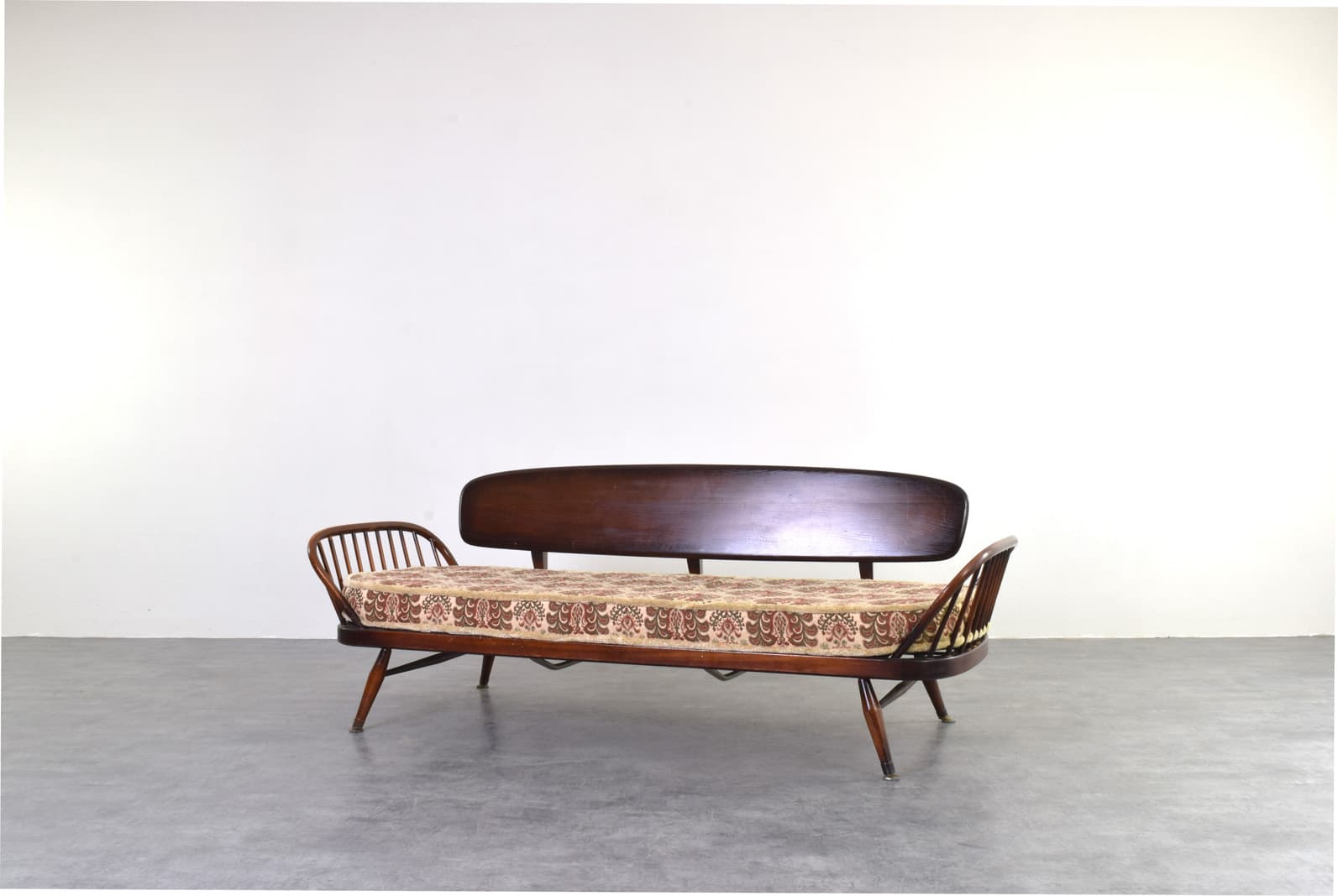 Sofa Studio Couch, beżowa, wiąz brązowy, buk, tkanina, proj. L. Ercolani, Ercol, Wielka Brytania, lata 60. - 341389