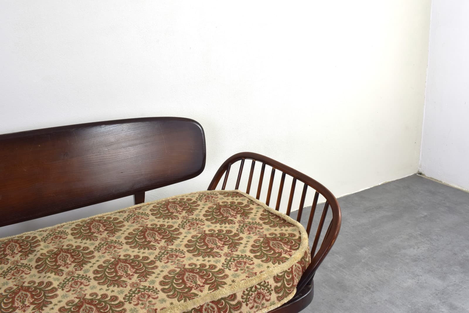 Sofa Studio Couch, beżowa, wiąz brązowy, buk, tkanina, proj. L. Ercolani, Ercol, Wielka Brytania, lata 60. - 341400