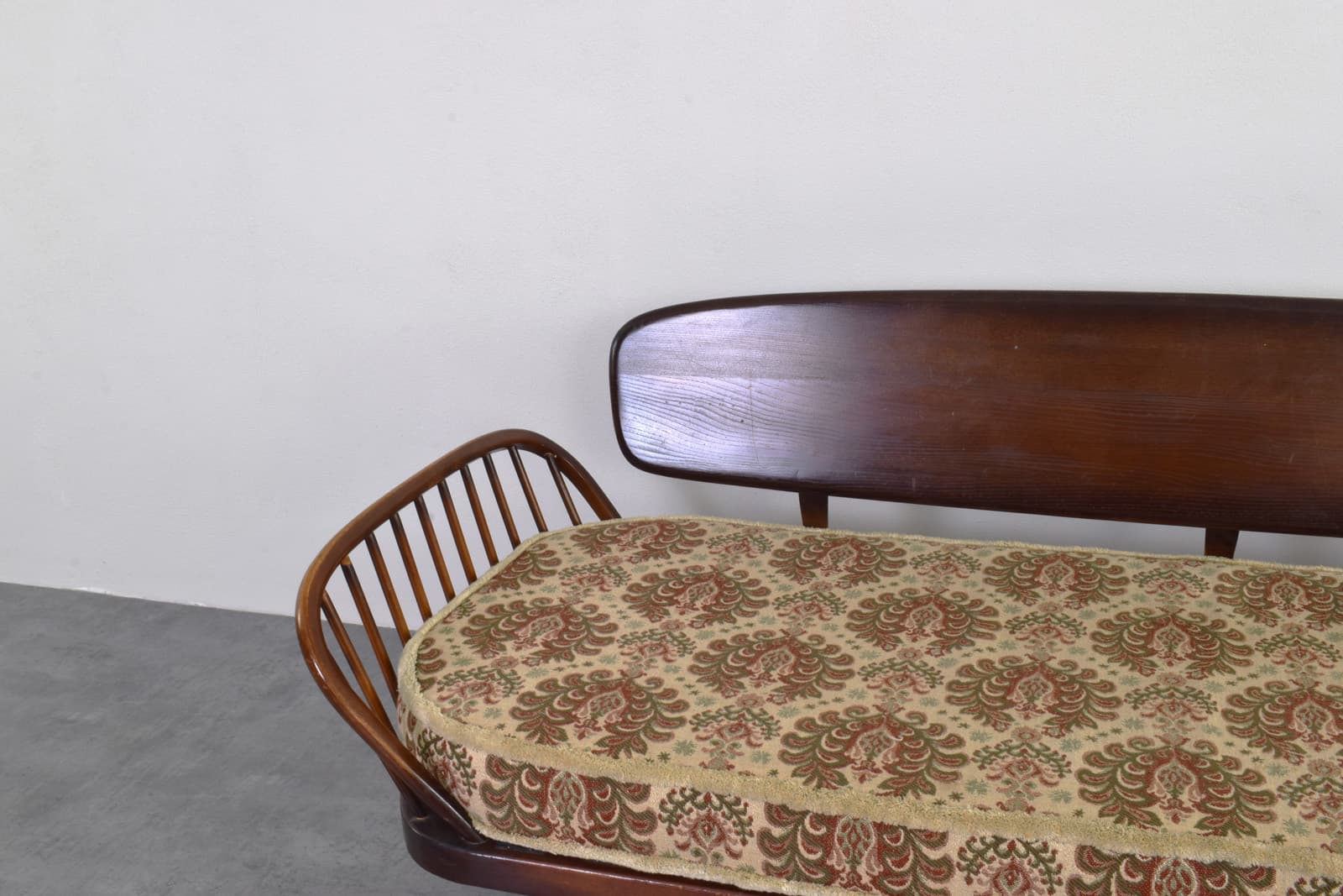 Sofa Studio Couch, beżowa, wiąz brązowy, buk, tkanina, proj. L. Ercolani, Ercol, Wielka Brytania, lata 60. - 341399