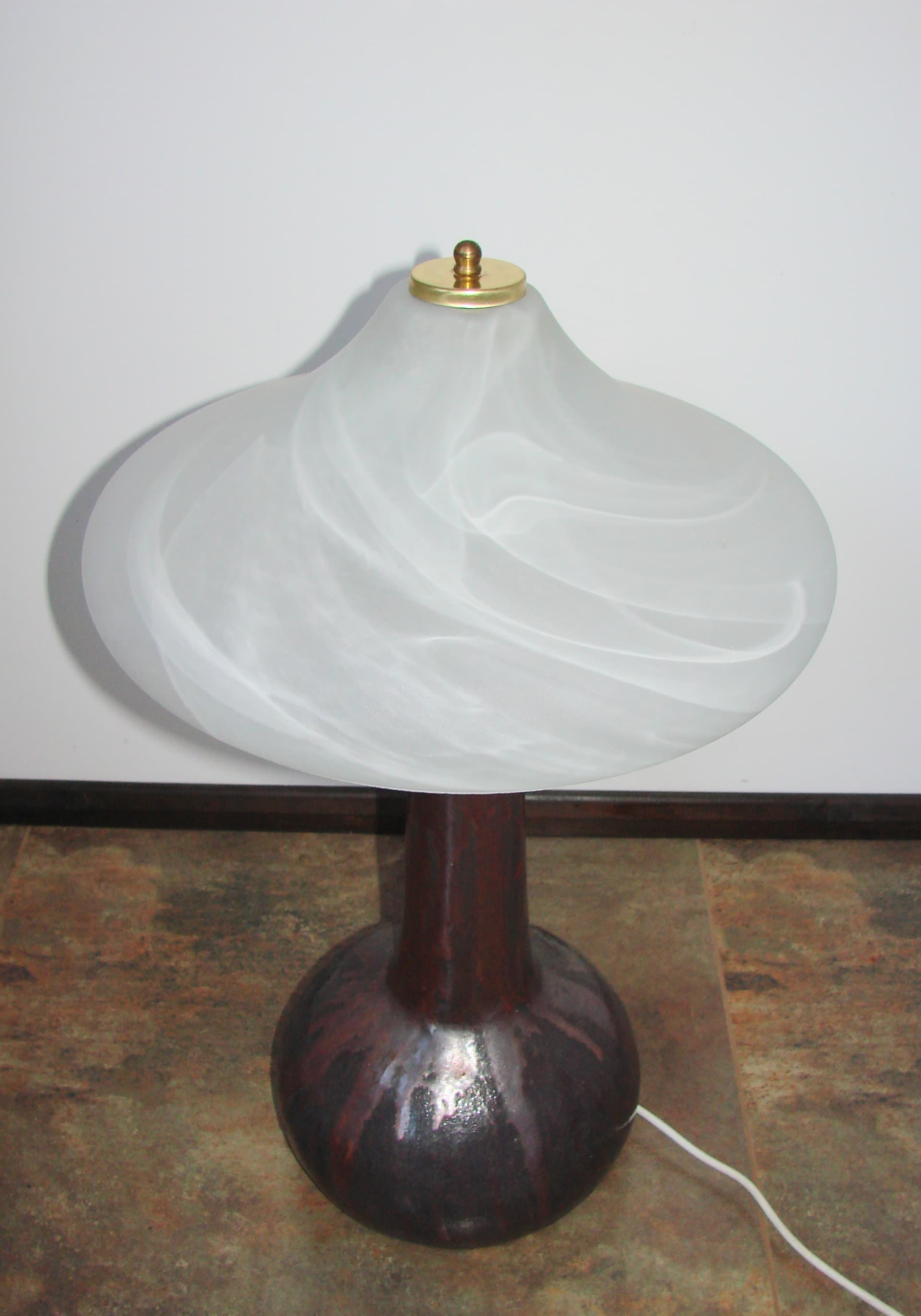 Lampa stołowa Lawa, ceramika brązowy czerwony czarny, szkło biały, lata 70. - 341530