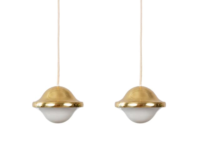 Para lamp wiszących Bubi, złoty metal, biały szklany klosz, proj. H. Kuppel, Louis Poulsen, Dania, lata 70. - WYMIARY
