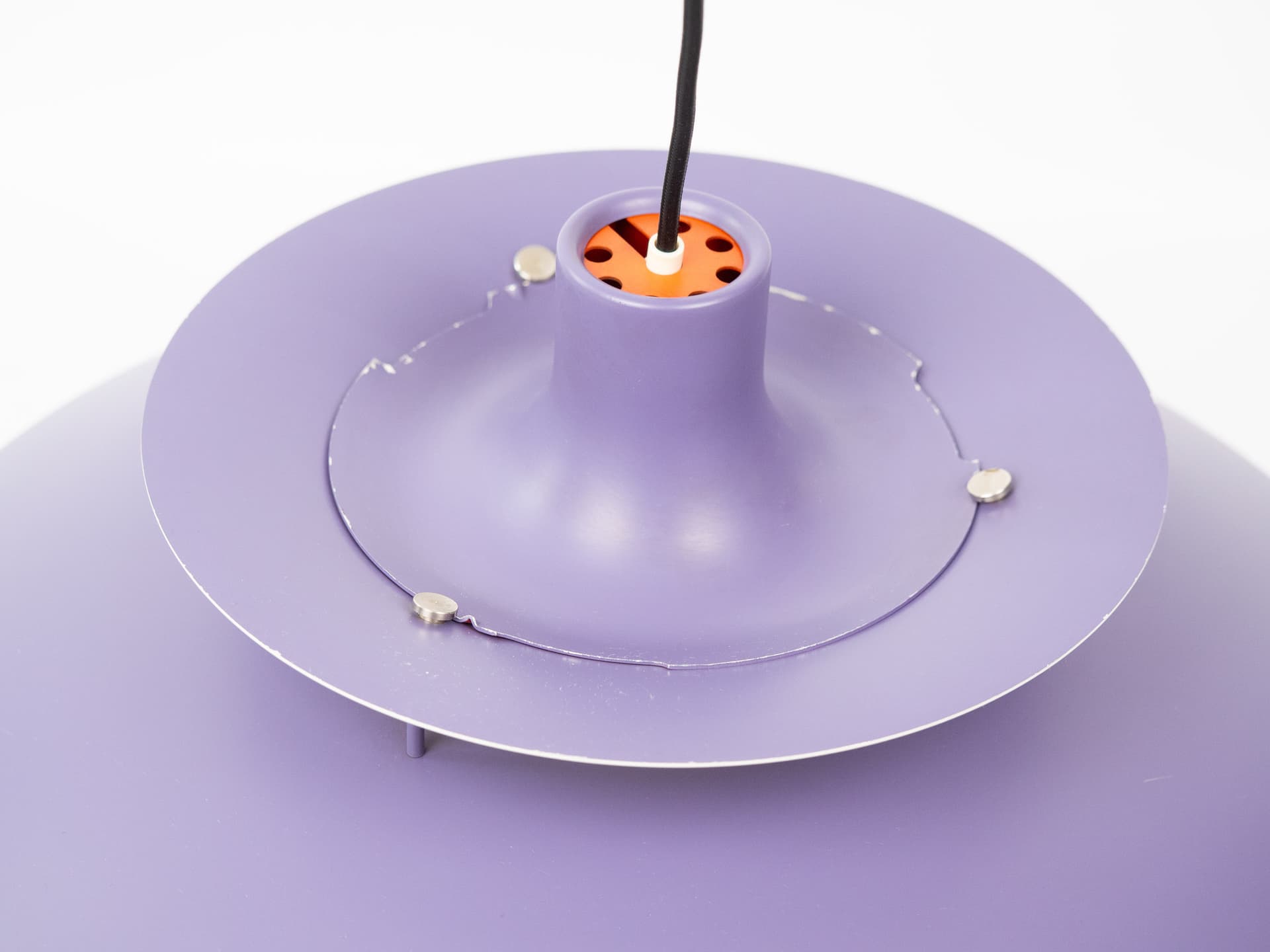 Lampa wisząca PH 5, lawendowy fiolet, aluminium biały, proj. P. Henningsen, Louis Poulsen, Dania, lata 60. - 341593