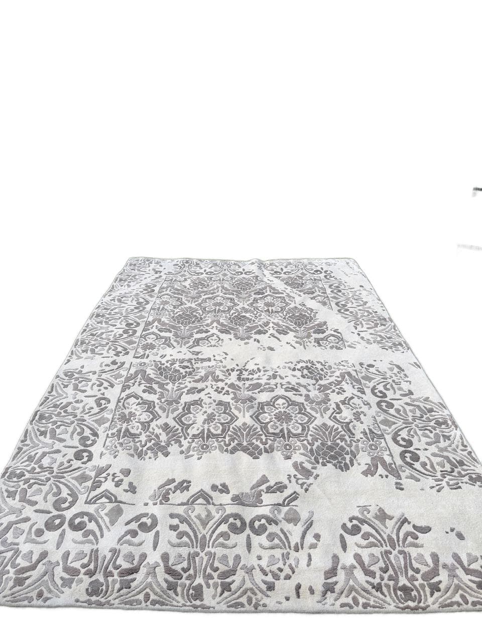 Persian rug, 275x185 cm, ivory Kashmiri wool, grey silk, Iran