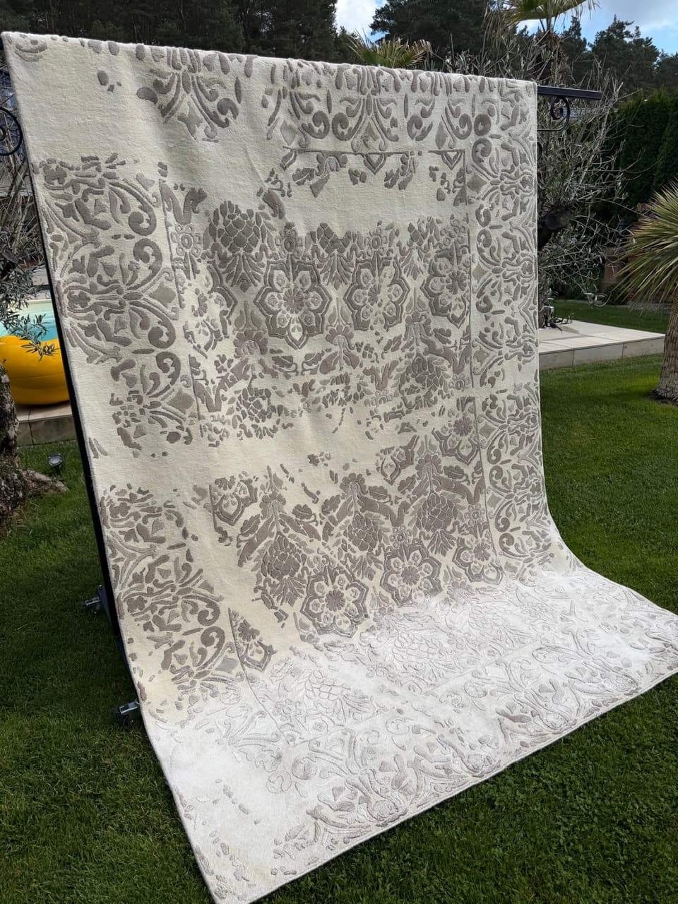 Persian rug, 275x185 cm, ivory Kashmiri wool, grey silk, Iran - 341600