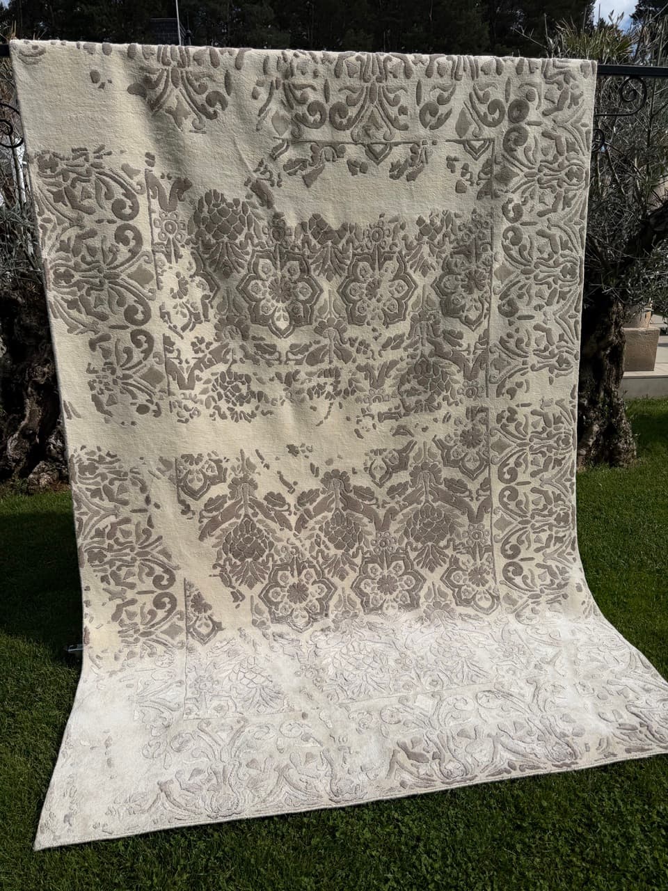Persian rug, 275x185 cm, ivory Kashmiri wool, grey silk, Iran - 341597