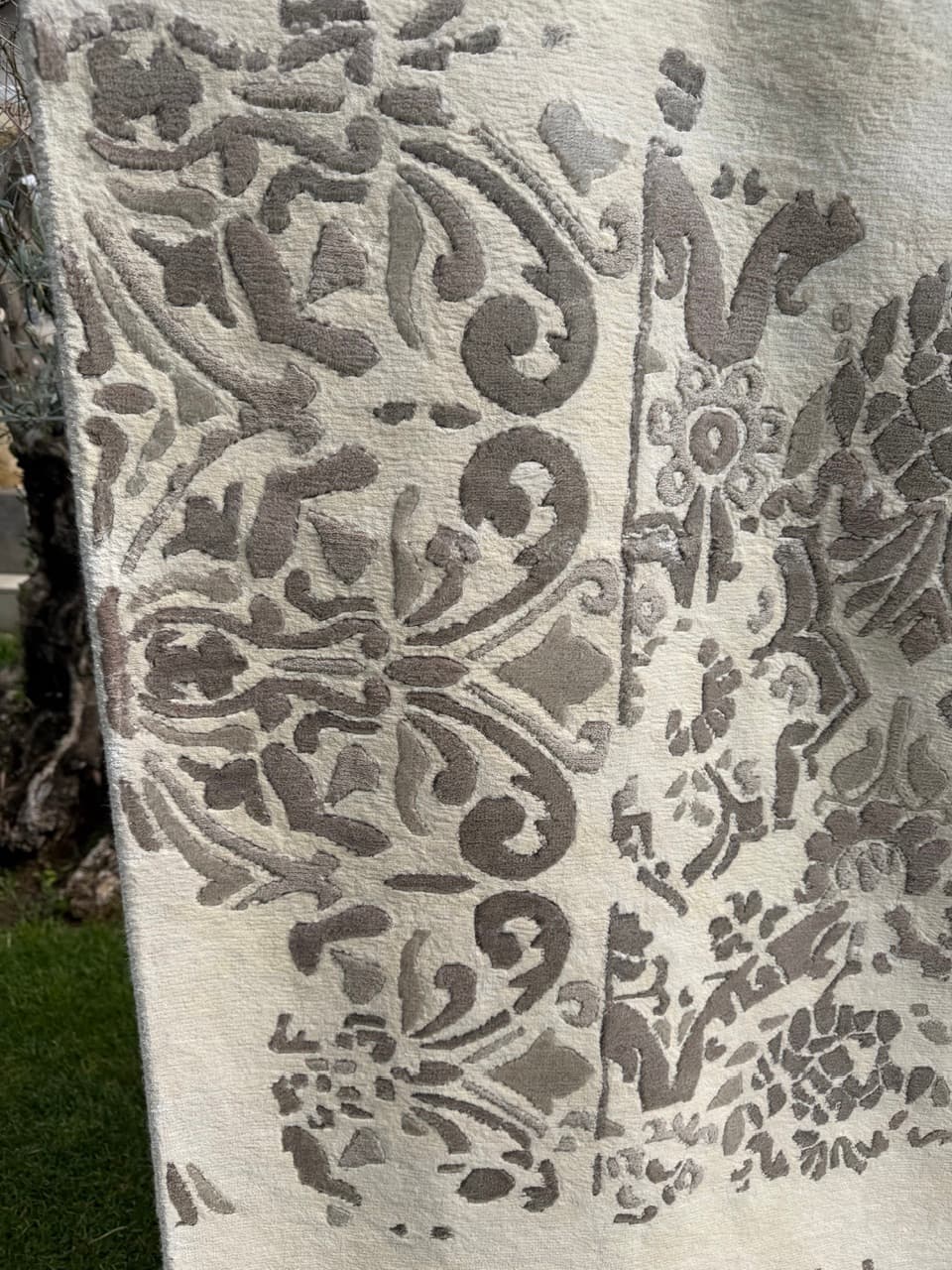 Persian rug, 275x185 cm, ivory Kashmiri wool, grey silk, Iran - 341601