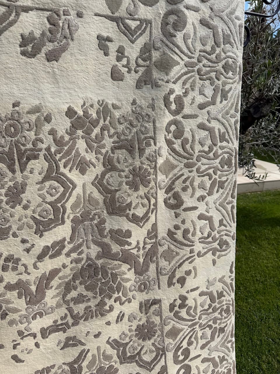 Persian rug, 275x185 cm, ivory Kashmiri wool, grey silk, Iran - 341599