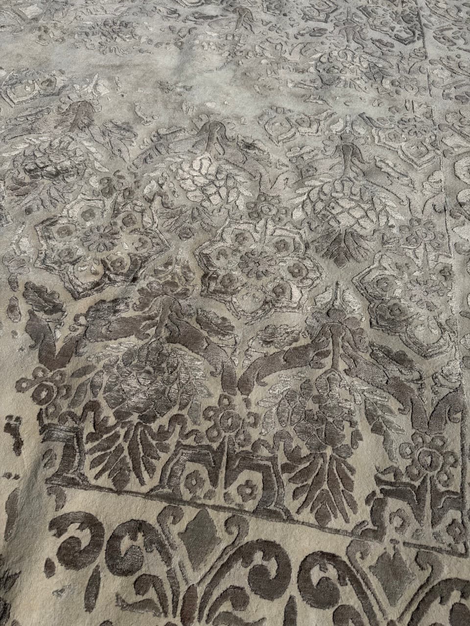 Persian rug, 275x185 cm, ivory Kashmiri wool, grey silk, Iran - 341606
