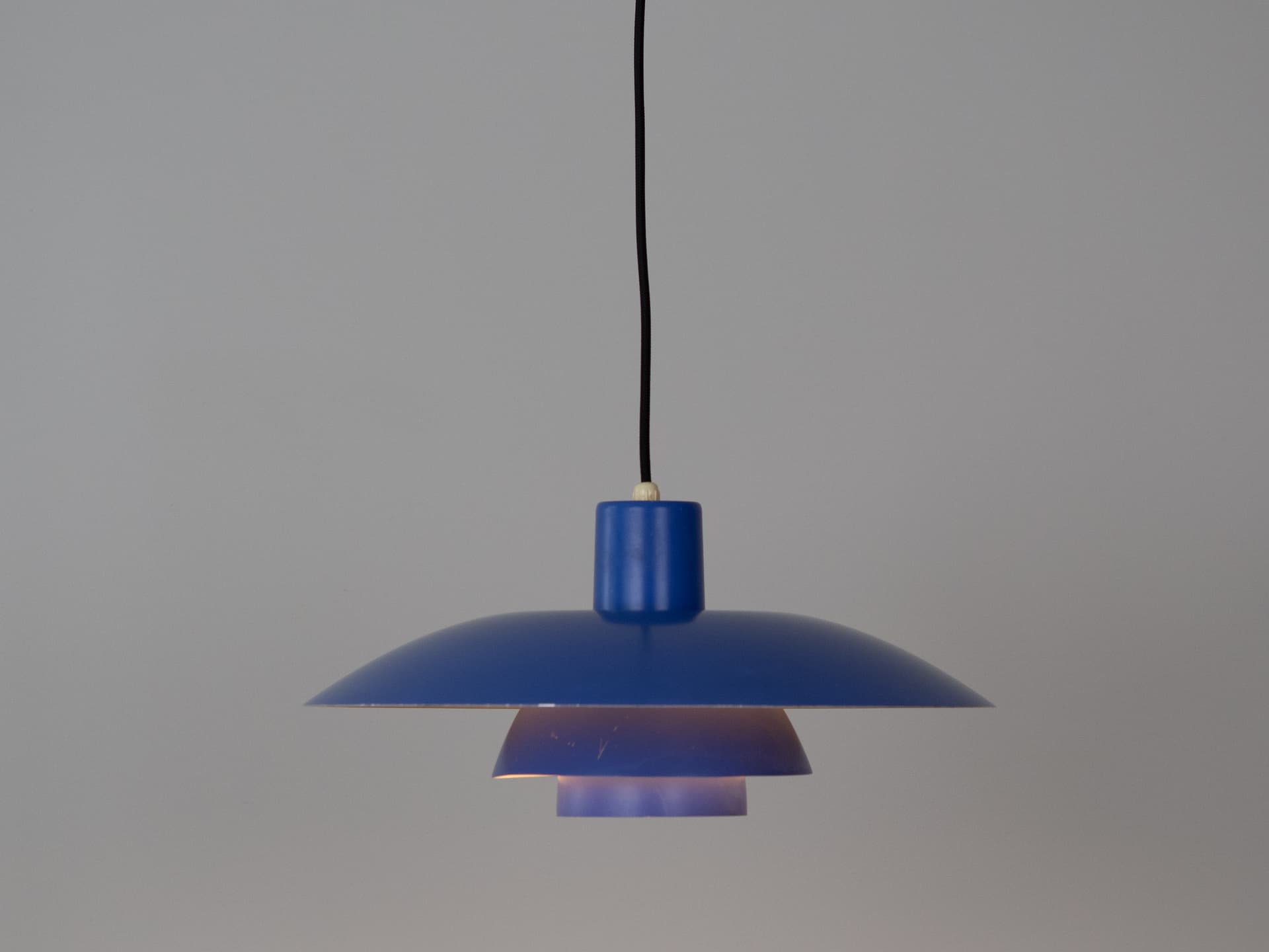 Lampa wisząca PH 4/3, niebieski, aluminium, proj. P. Henningsen, Louis Poulsen, Dania, lata 80. - 341703