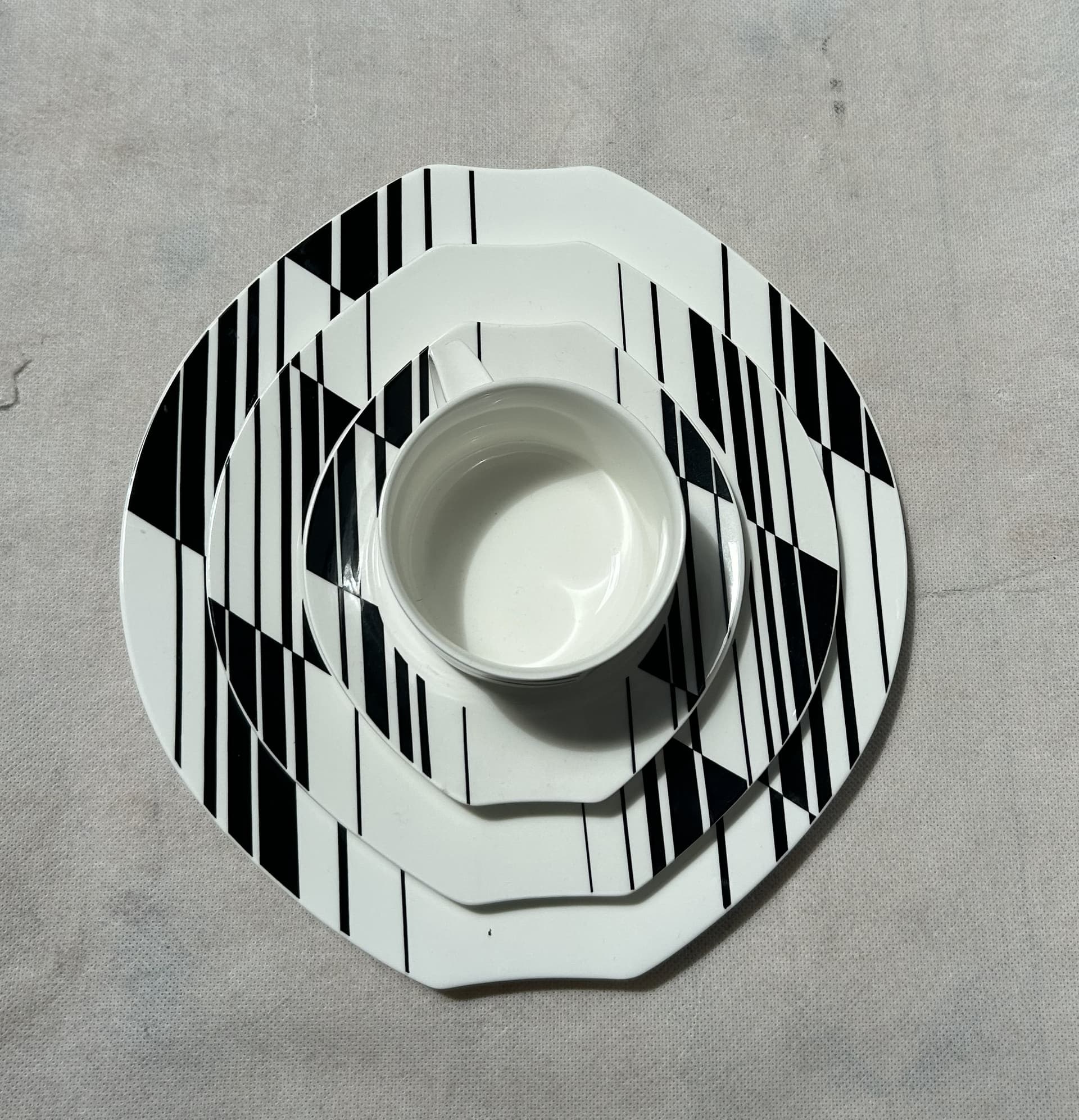 Serwis obiadowy Linea, biały czarny, porcelana, Villeroy & Boch, Luksemburg, lata 80. - 341760