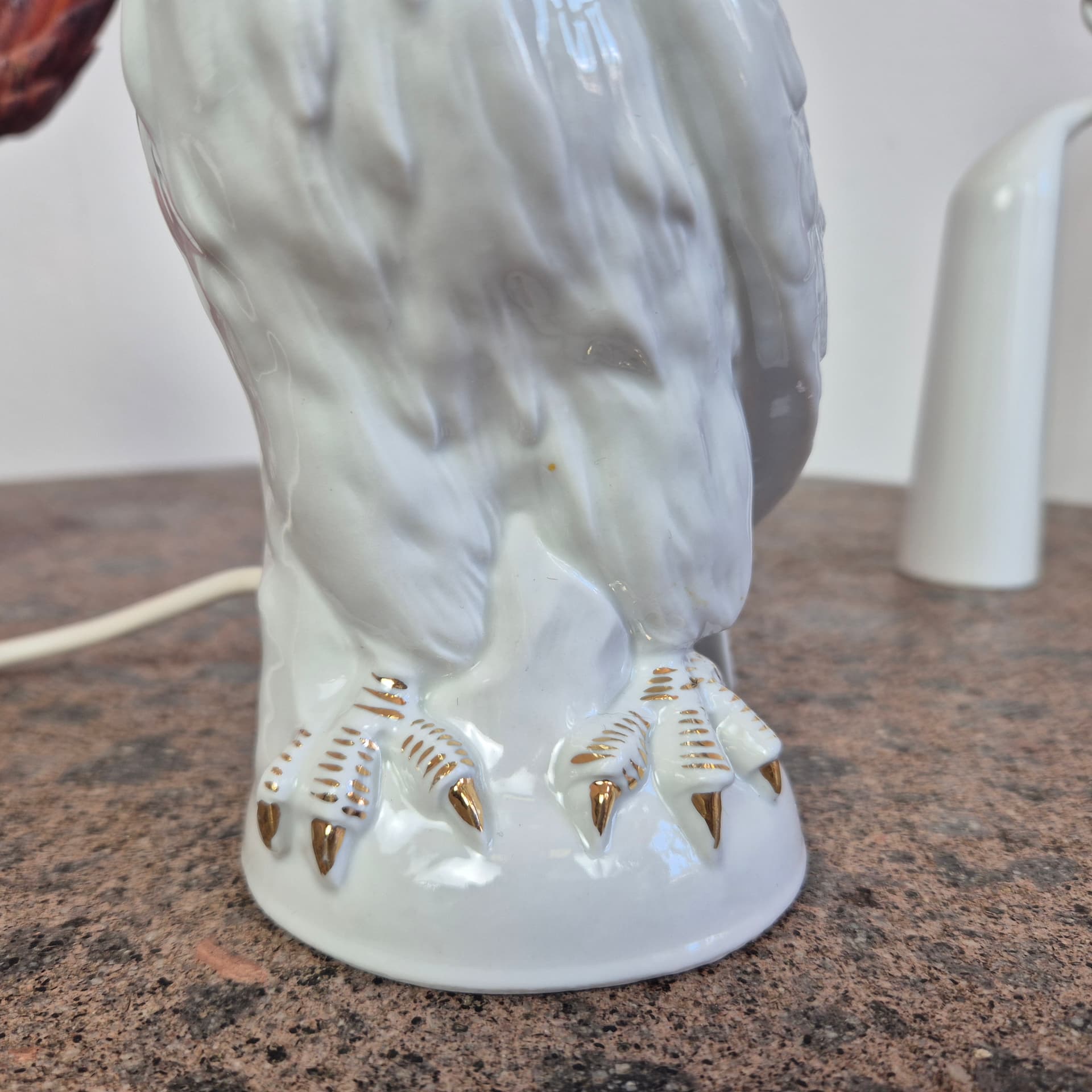 Lampka stołowa figuralna, biała porcelana, szkło złoty, Niemcy, lata 50. - 341849
