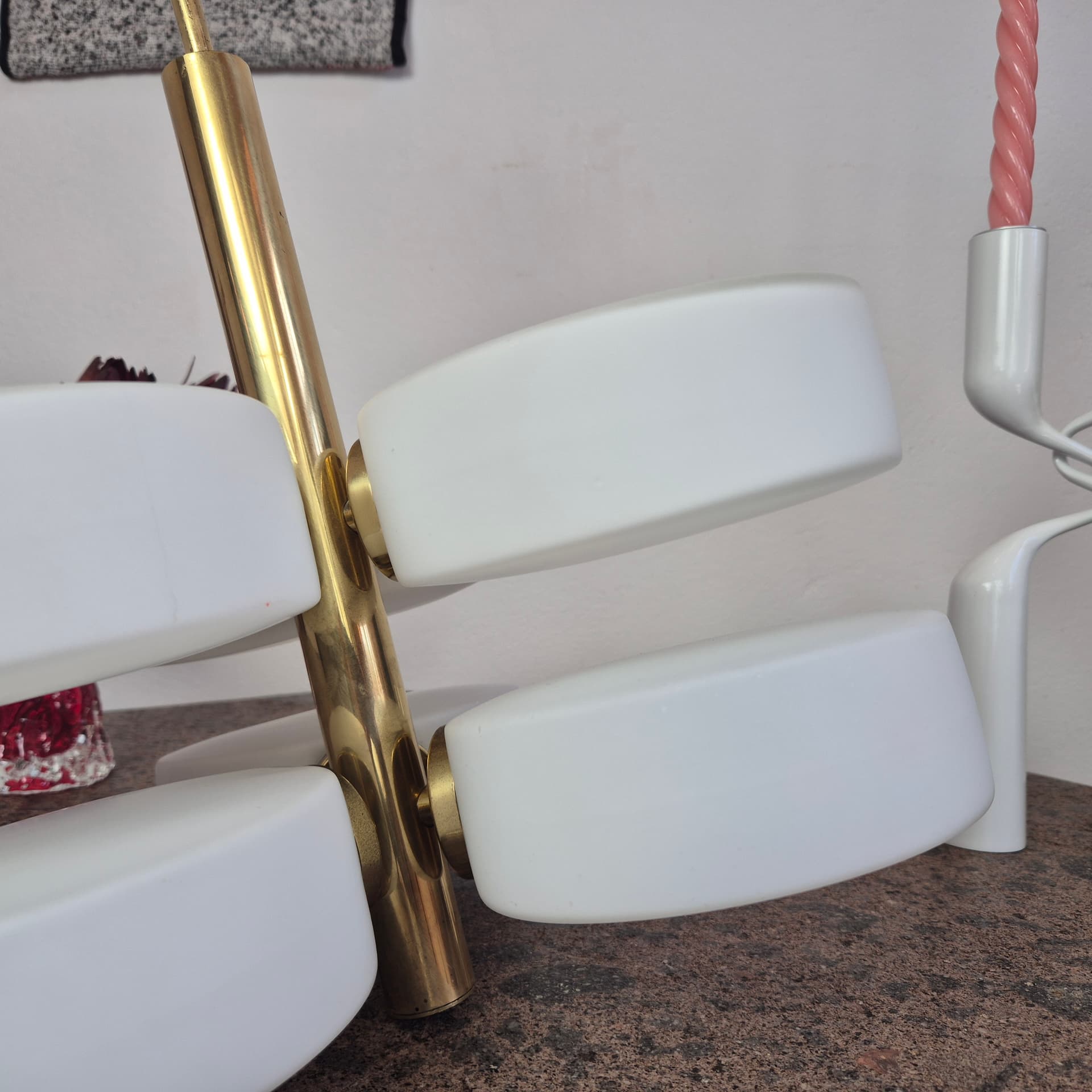 Lampa wisząca Sputnik, mosiądz złoty, szkło białe, Kaiser Leuchten, Niemcy, lata 60. - 341901