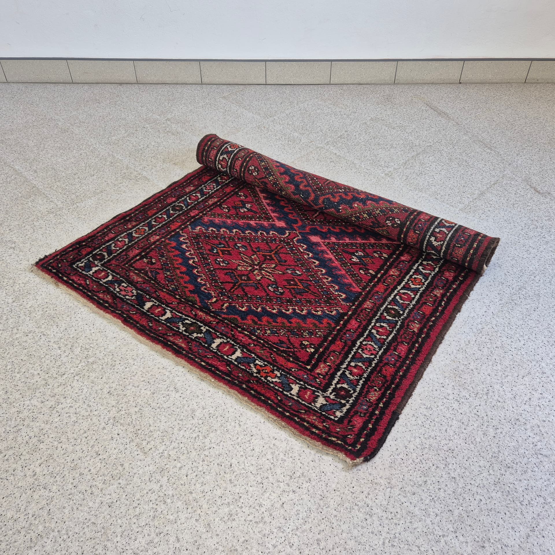 Rug Shiraz 150x103 cm, red multicolor, wool, Iran, 1960s. - 341935